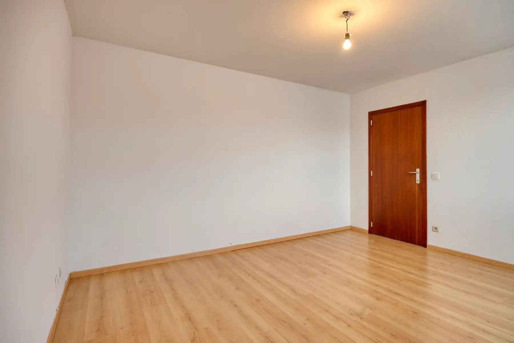 Ruim appartement met drie slaapkamers in centrum Wommelgem. foto 10