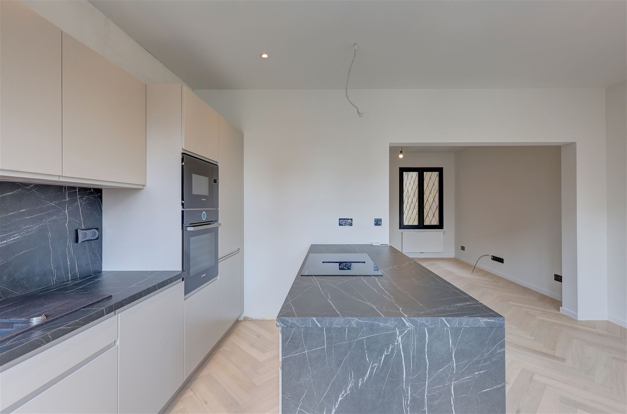 Prachtig gerenoveerd appartement vlakbij centrum Wilrijk foto 4