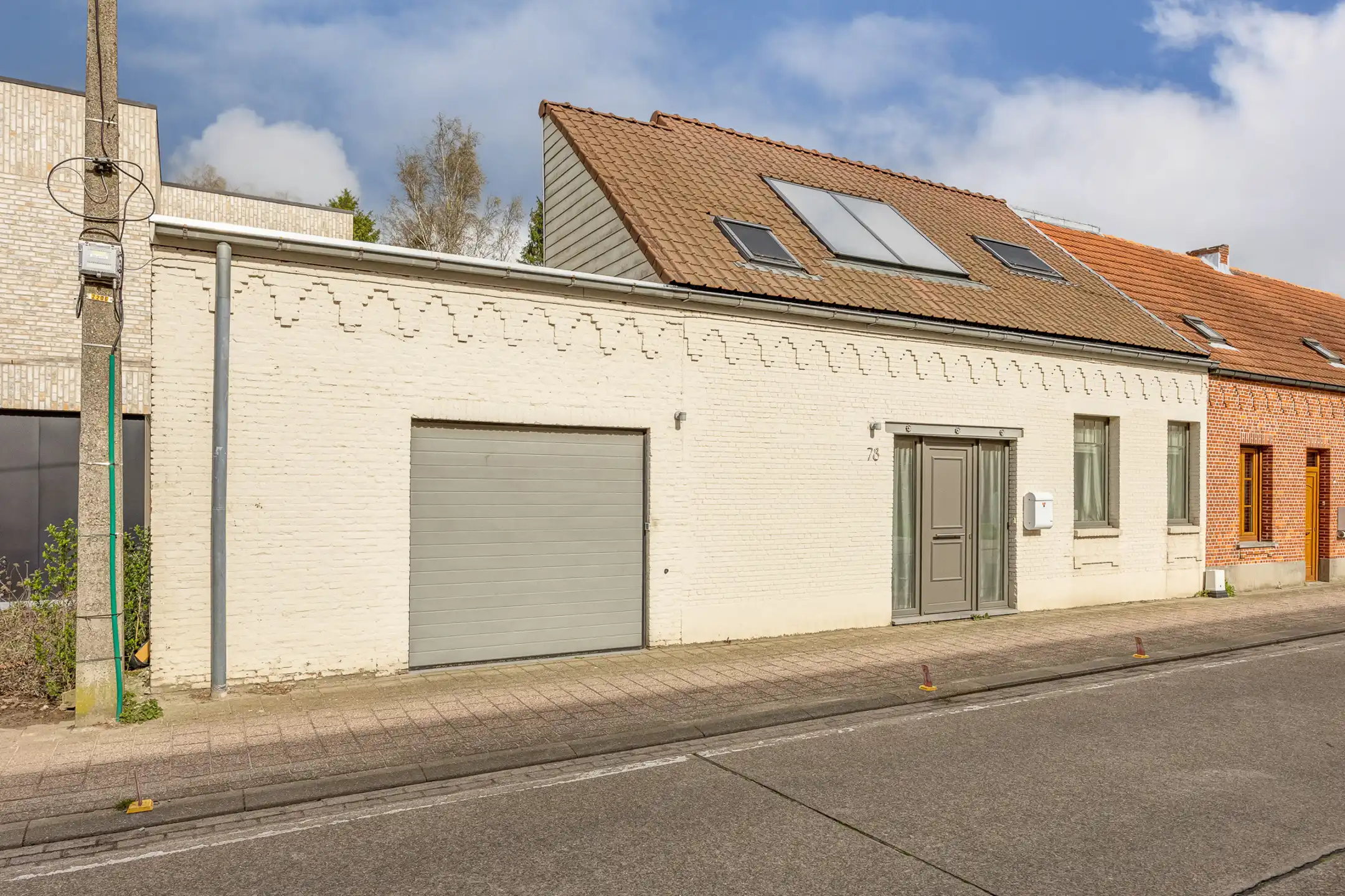 Instapklare woning met 4 slpks en tuin nabij centrum Beerse foto {{pictureIndex}}