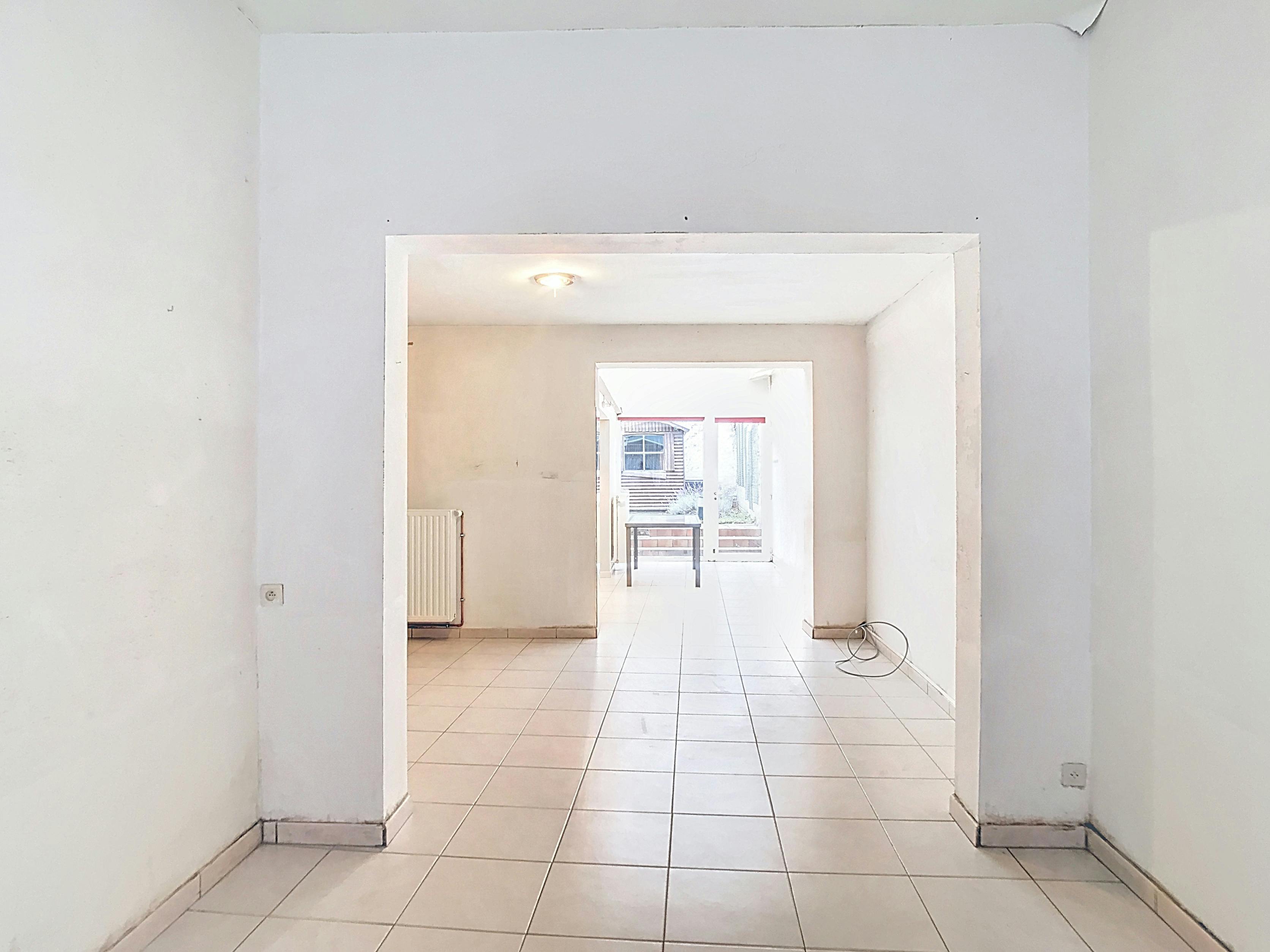 Huis te koop in Ieper centrum met 3 slaapkamers en stadstuin foto 6