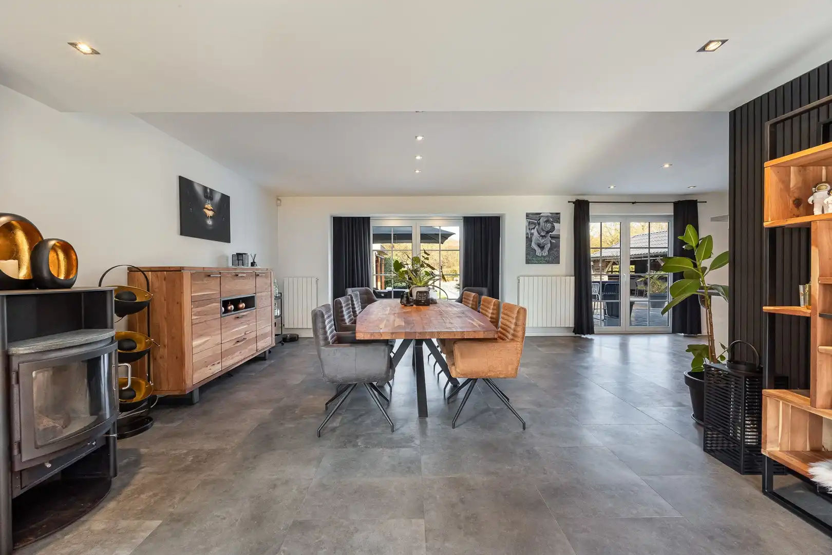 VILLA OP 2.118 M² foto 12