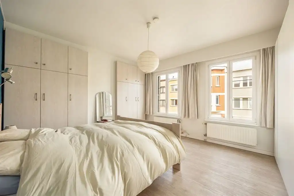 Ruime gezinswoning in rustige, residentiële buurt foto 16