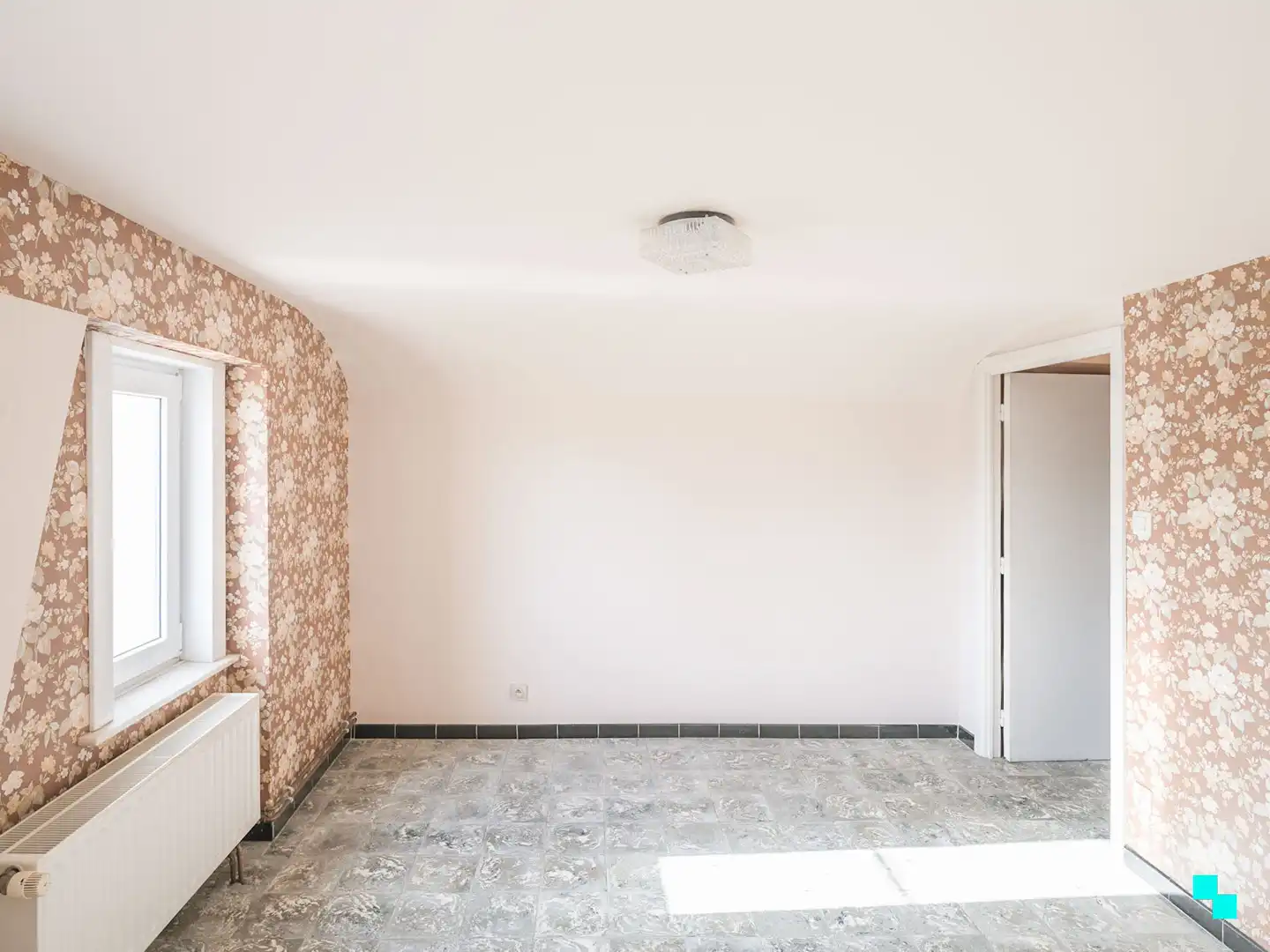 Te renoveren woning met garage en unieke tuingrond grenzend aan het bos foto 14