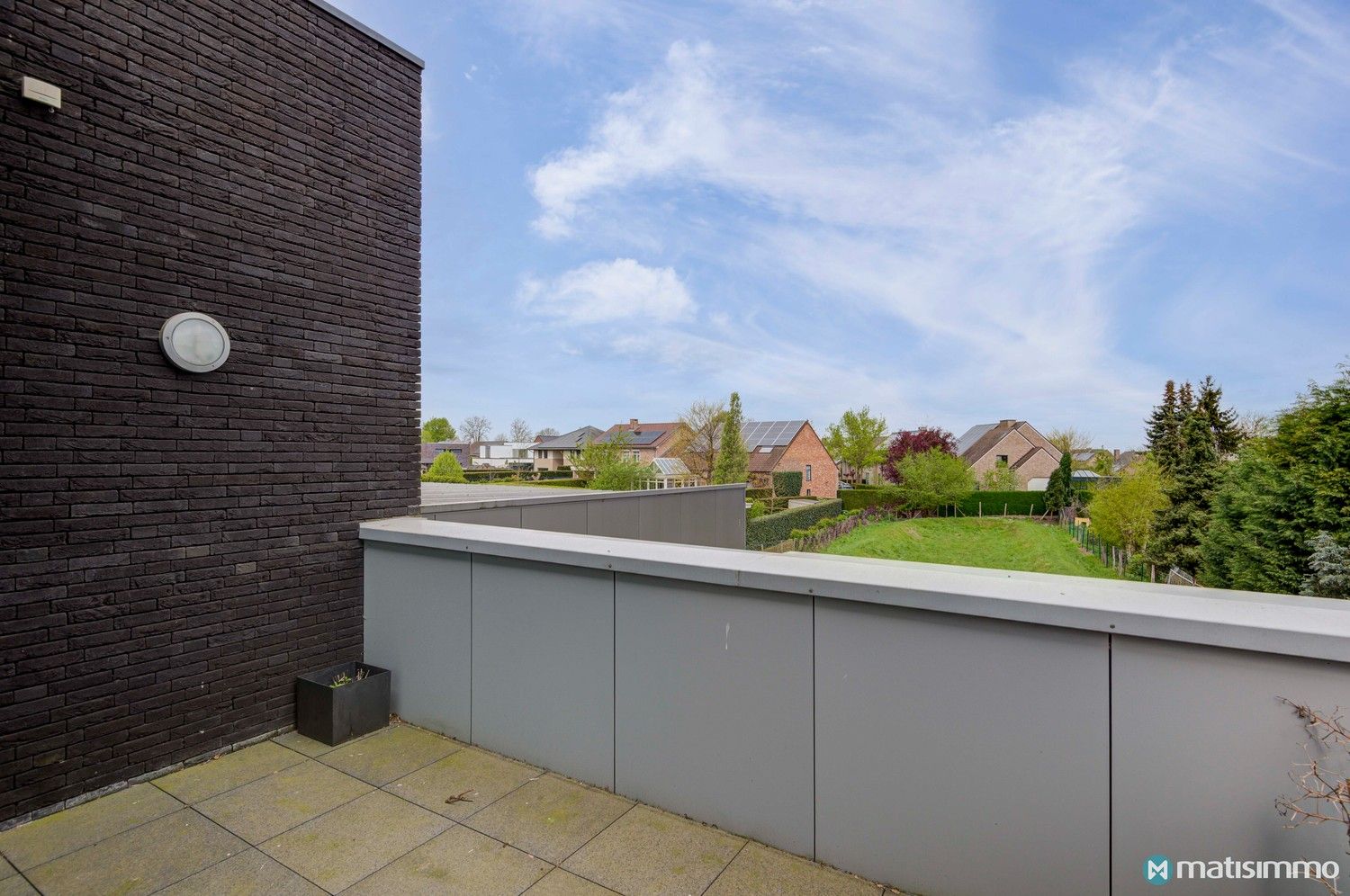 INSTAPKLAAR APPARTEMENT MET TWEE SLAAPKAMERS, 2 TERRASSEN EN PARKING TE BILZEN foto 18