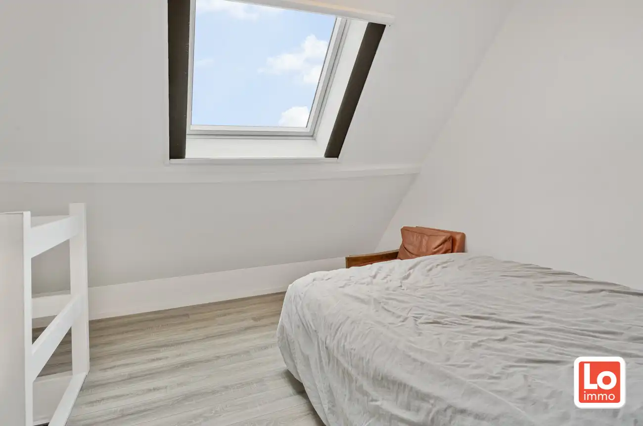 VERKOCHT! Instapklare, modern gerenoveerde lichtrijke stadswoning op een rustige locatie nabij het centrum van Gent! foto 18