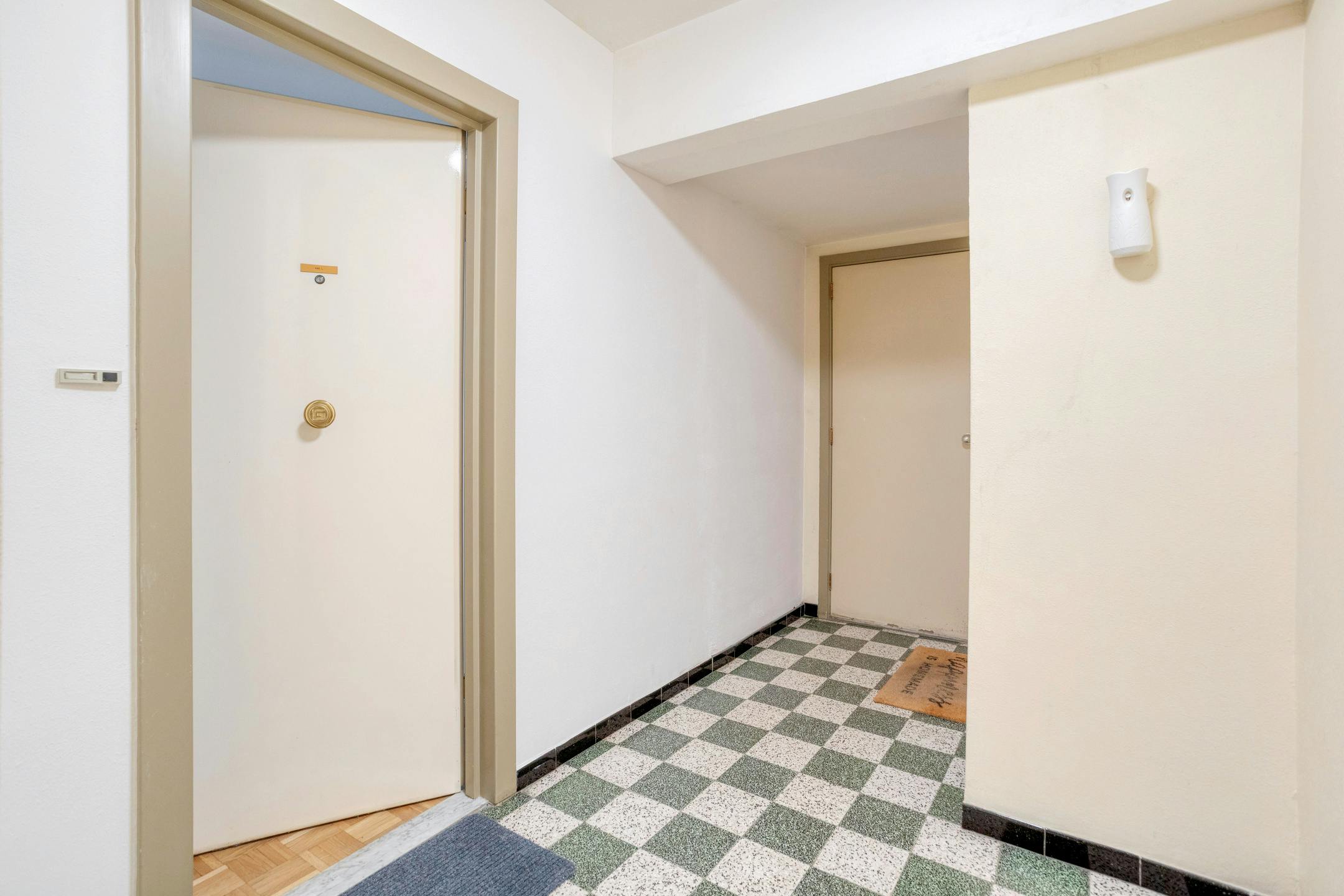 Appartement met 1 slaapkamer en garage te koop in Hoboken foto 2