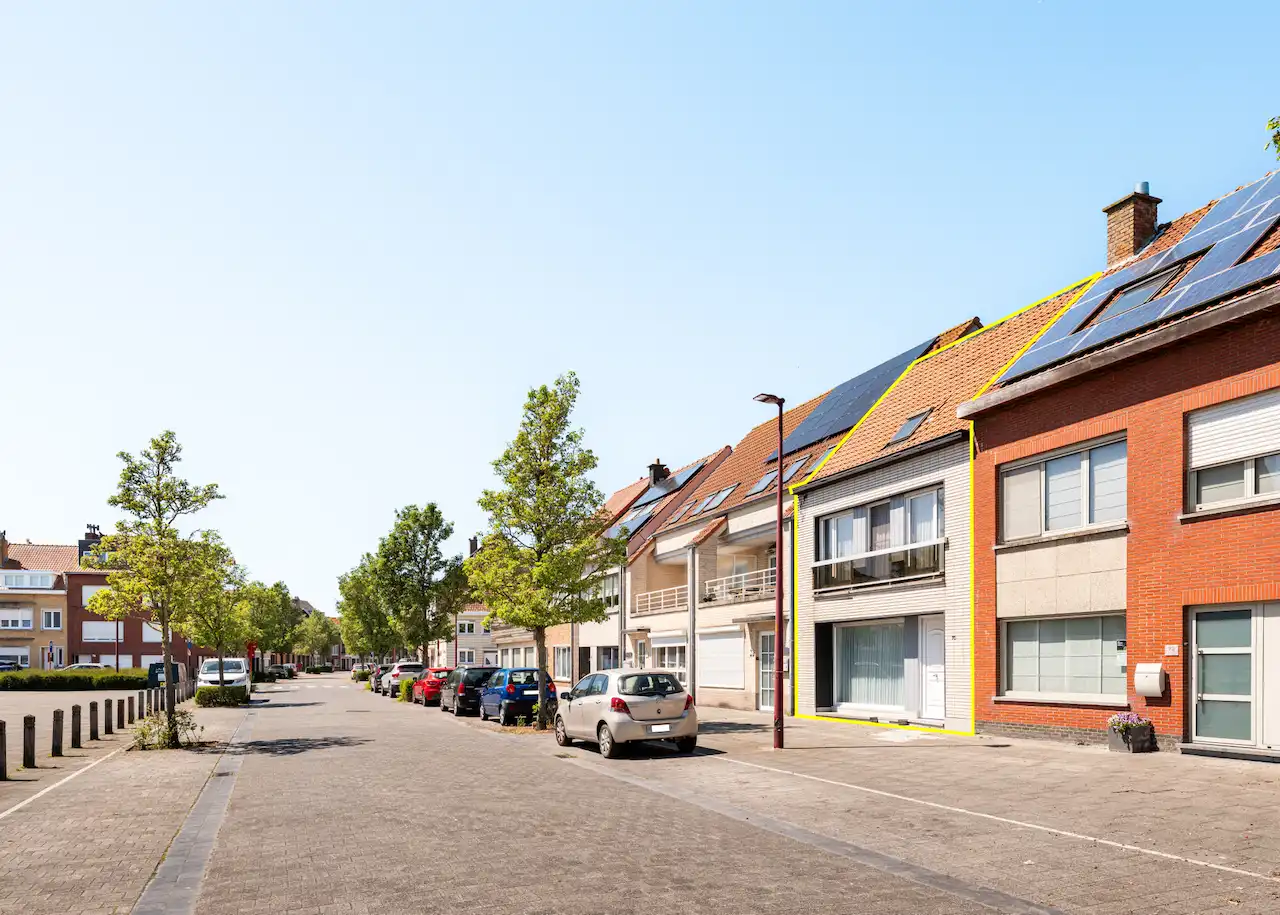 Hoofdfoto van de publicatie: Verzorgde woning, open zicht, zonnige tuin en 3 slaapkamers