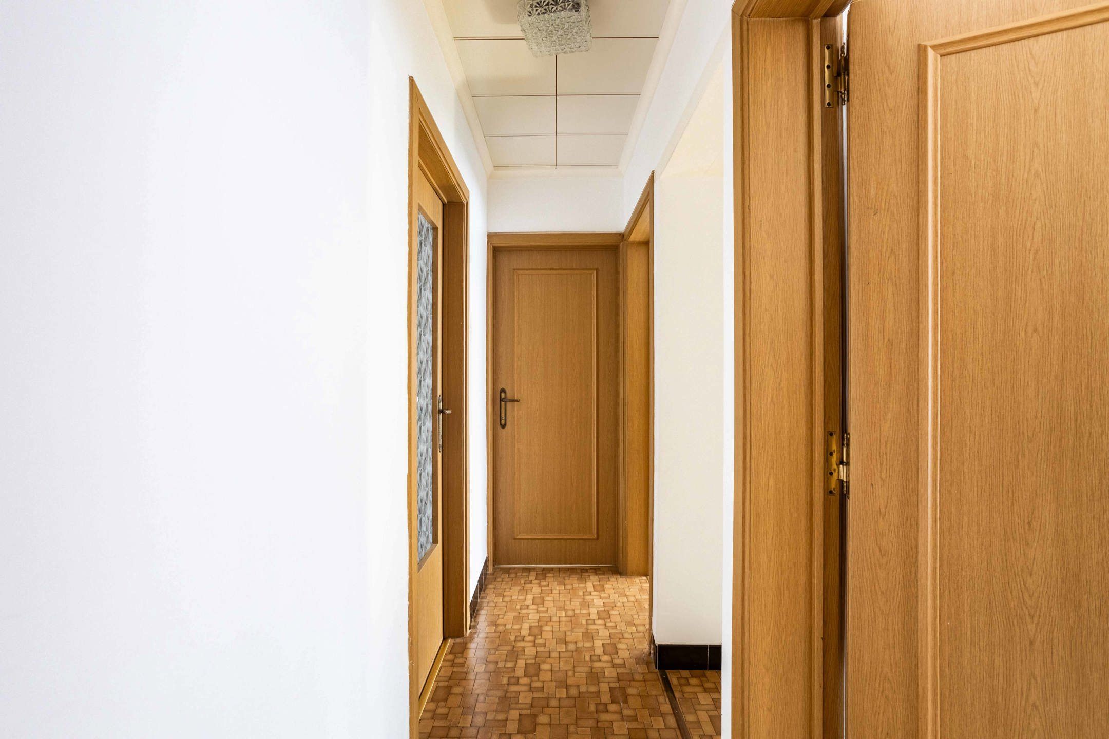 Gezinswoning met 4 slaapkamers, tuin en achteruitweg  foto 11