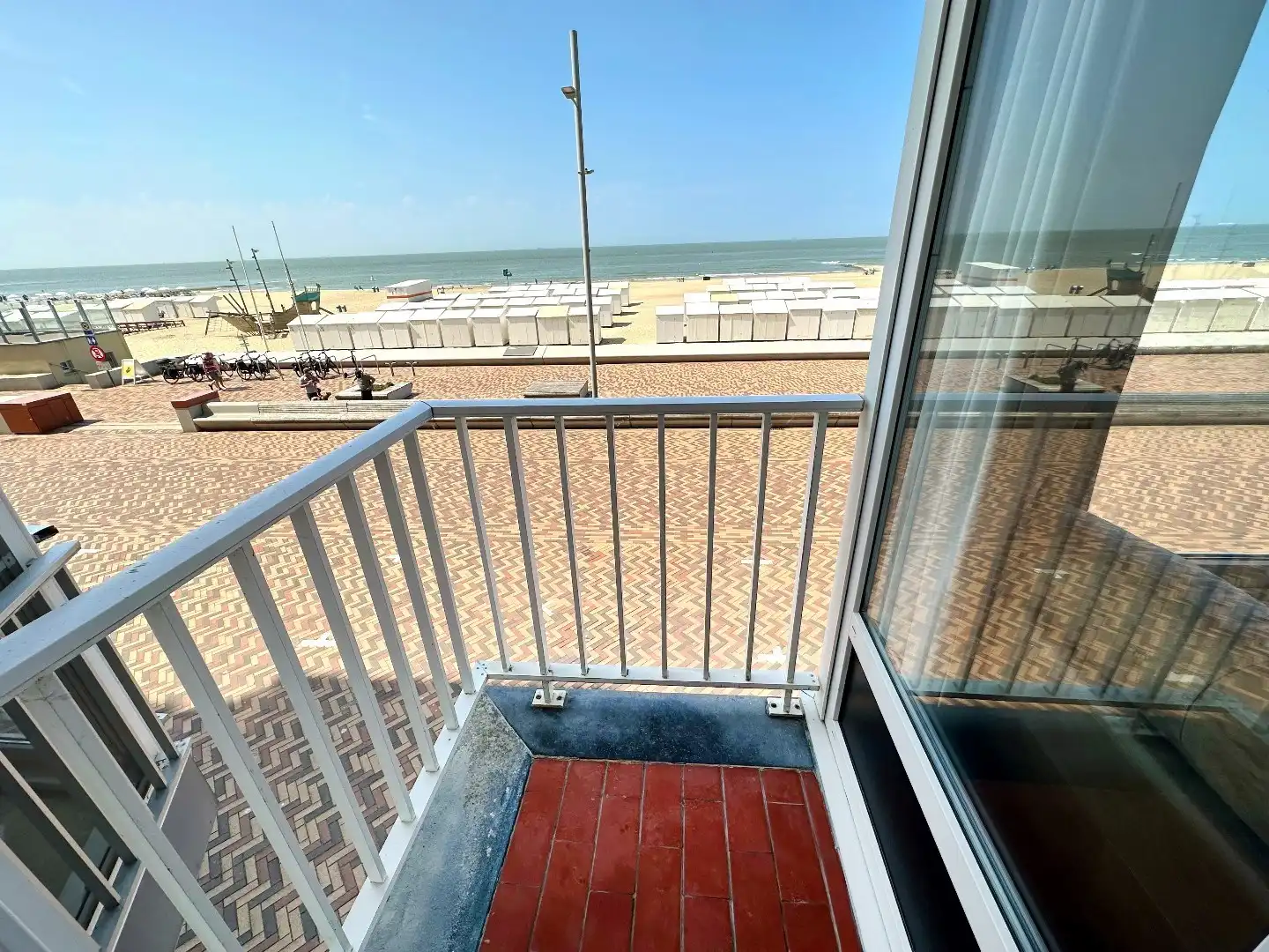 Exclusief Triplex Appartement op de Zeedijk van Wenduine – Luxe, Comfort en Zeezicht! foto 9