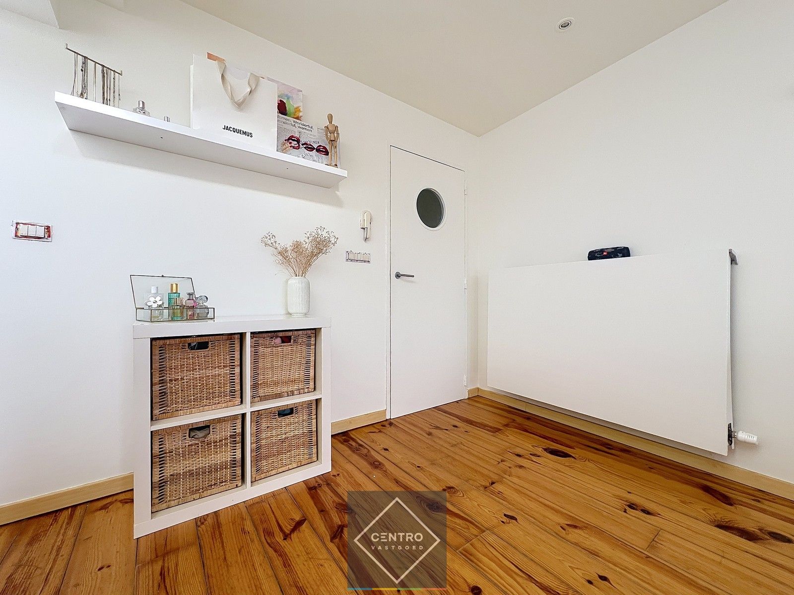 Gelijkvloerse kantoor/praktijkruimte én triplex appartement (met aparte toegangen) op het Kerkplein van Rumbeke! foto 14