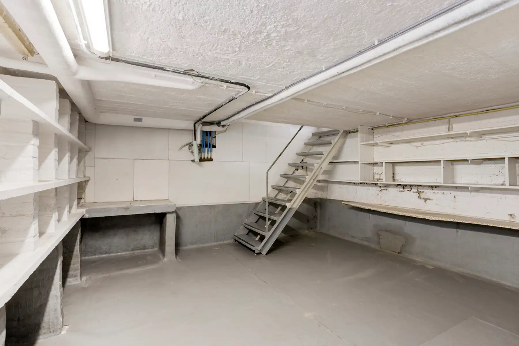 Bungalow (+/- 163 m²) + loods/werkplaats (>400 m²) + oprit foto 21