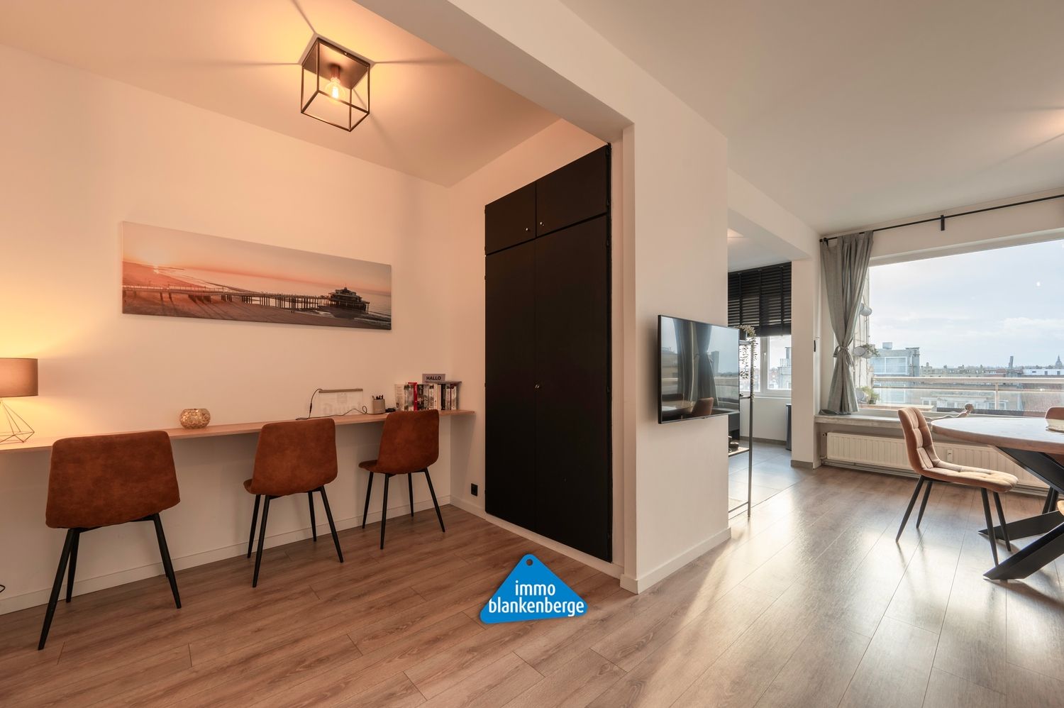 Modern gerenoveerd appartement met twee slaapkamers op een toplocatie foto 10