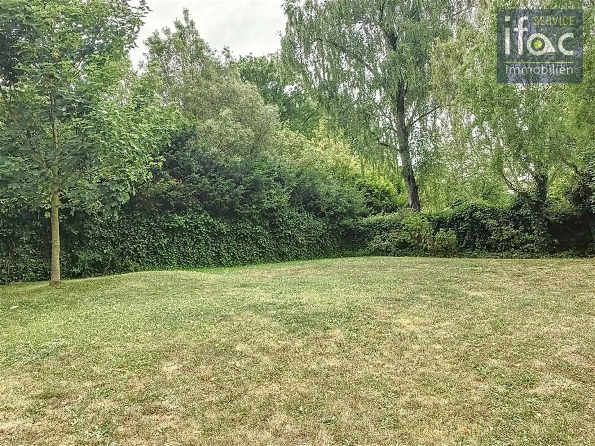 Prachtige villa op toplocatie, 6 slaapkamers en 2 badkamers foto 31