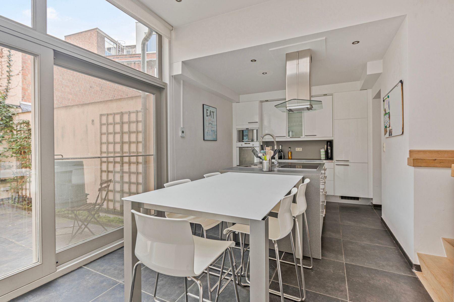 Bemeubelde woning nabij Vismarkt foto 4