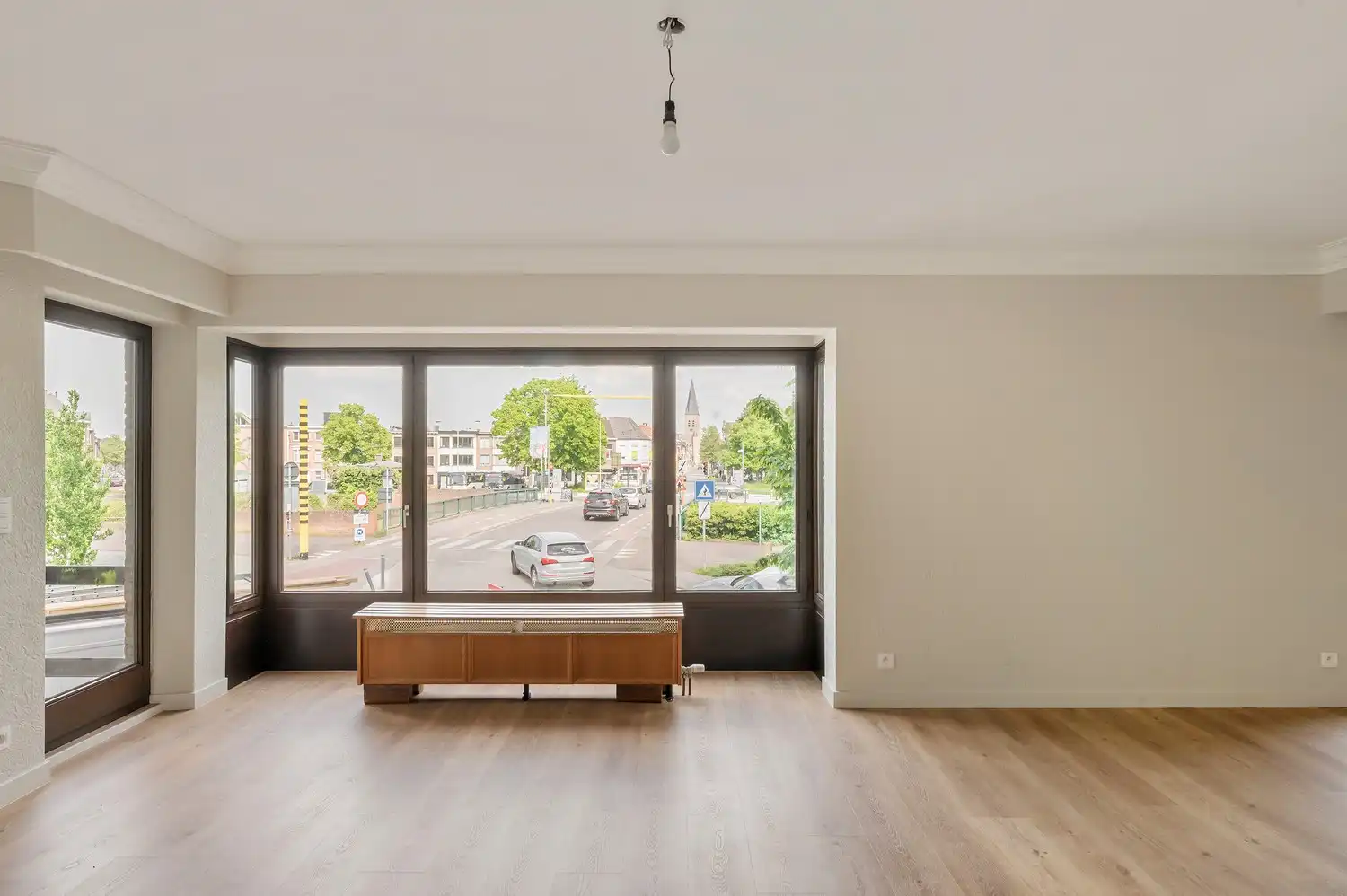 TE HUUR – Goed onderhouden appartement met 3 slaapkamers, terras en prachtig uitzicht. foto 11