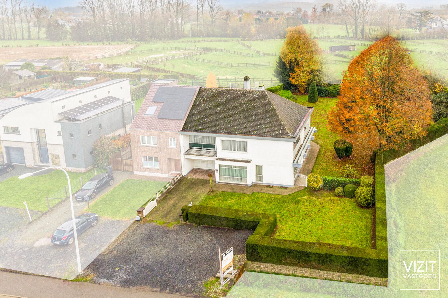 Unieke woning langs de stadsrand van Ninove  foto {{pictureIndex}}