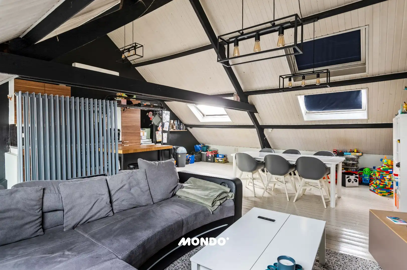 Ruime handelswoning met 2 handelsruimtes, 4 slaapkamers, garage, terras en zonnige tuin. foto 25