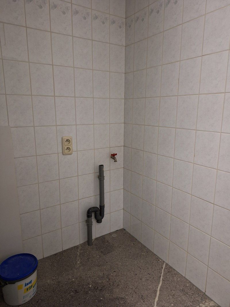 Knap gerenoveerd en perfect gelegen appartement in Genk CENTRUM met AUTOSTANDPLAATS foto 8