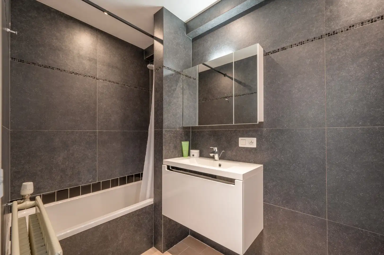 Pied-à-terre heel goed gelegen in het centrum van Knokke, op enkele passen van de zee en de winkels. foto 19