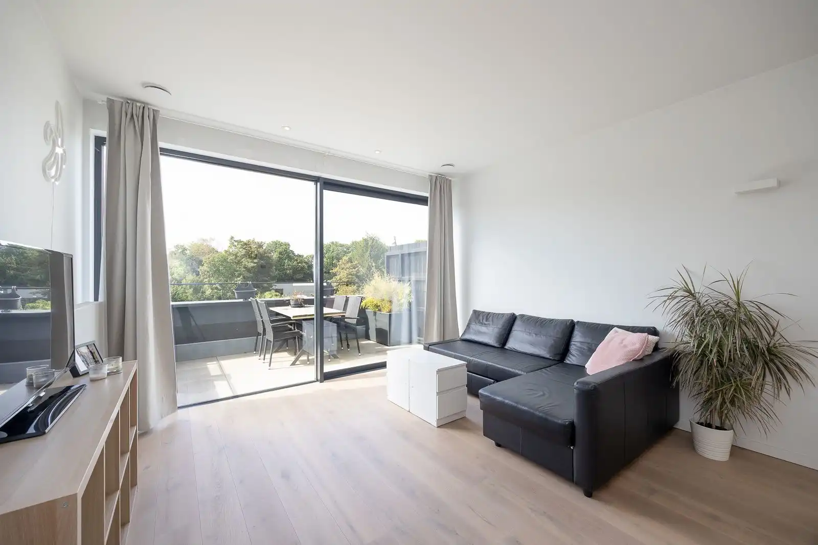 Appartement met zuidwestgericht terras, kelder en garage! foto 8