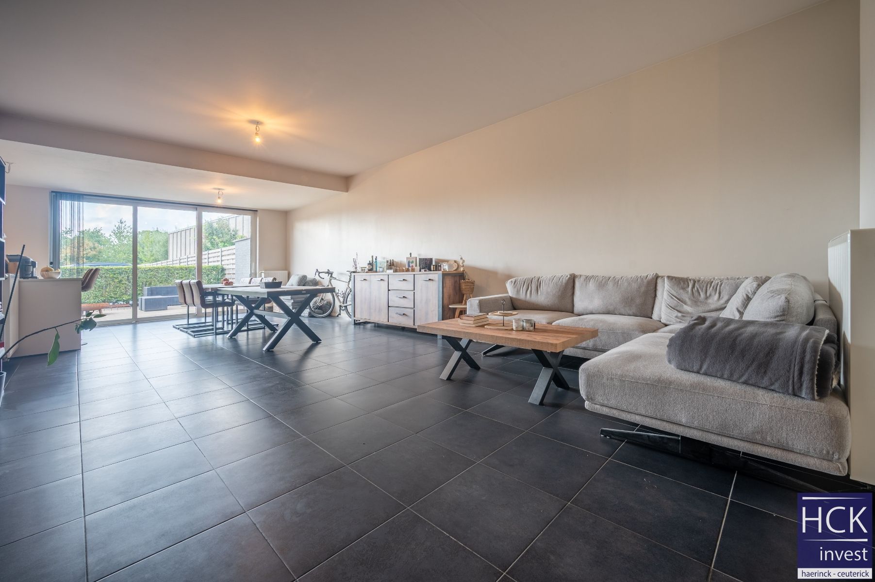 OOIGEM - RUIM gelijkvloers appartement met aangenaam terras ! foto 2