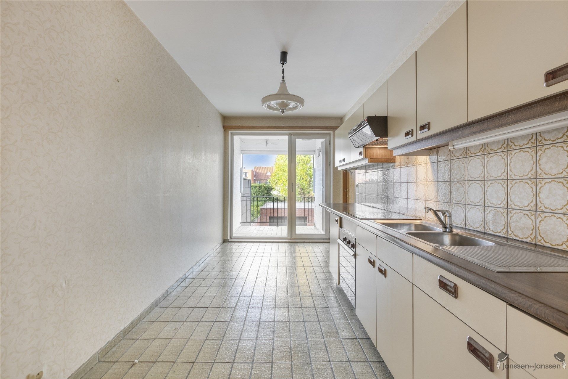 Lichtrijk 2-slaapkamerappartement met garagebox in het hart van Leopoldsburg! foto 10