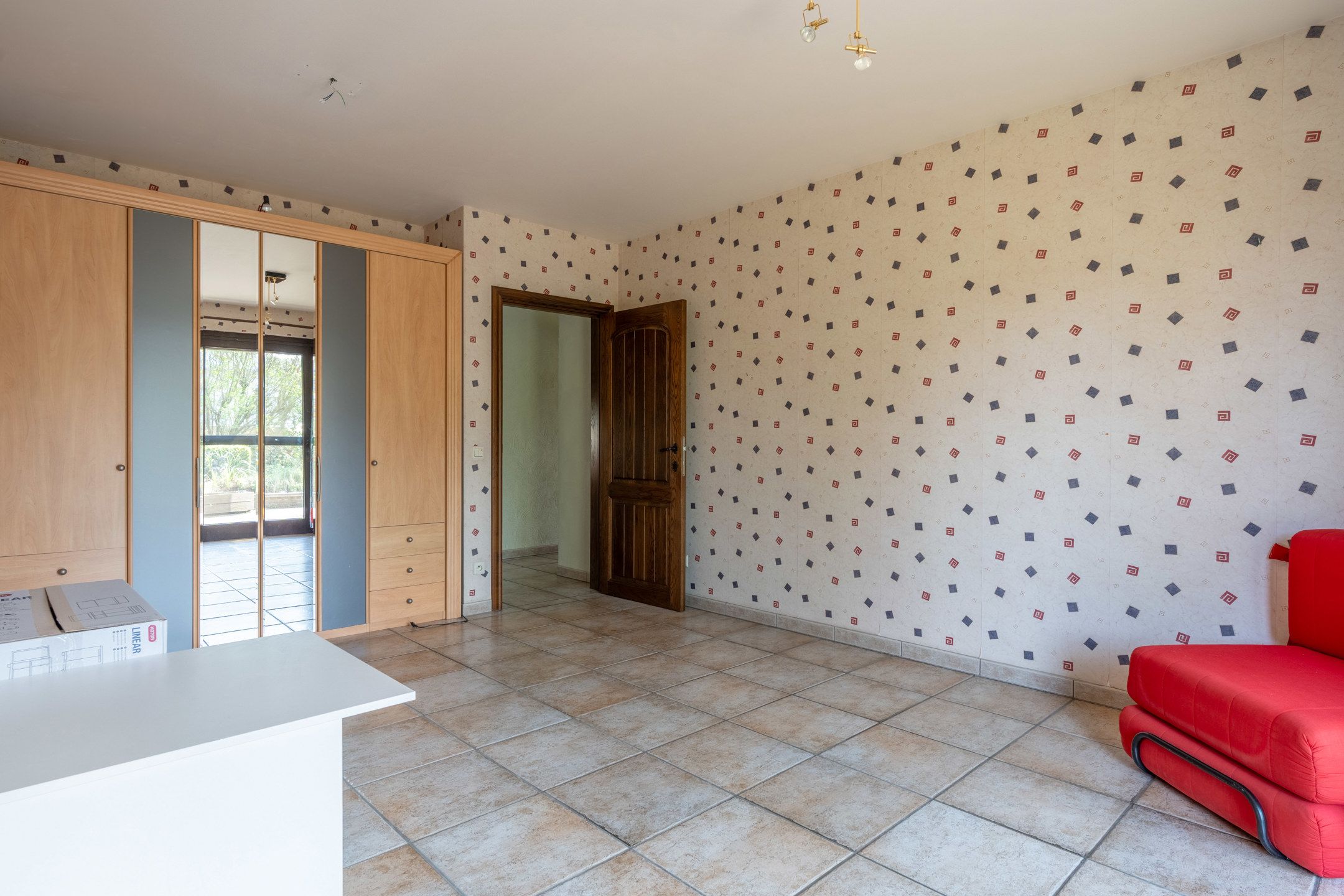 Goed onderhouden villa met 5 slpk's op perceel van 1.060m². foto 19