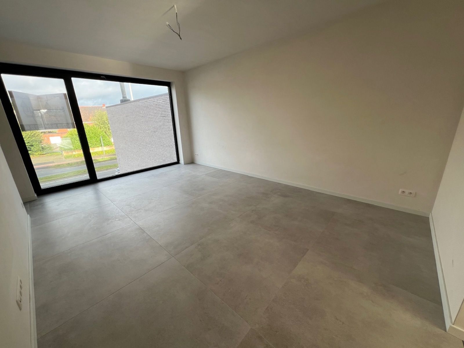 6% BTW - Duplex met 2 slpk, terras en bovengrondse parking foto 12