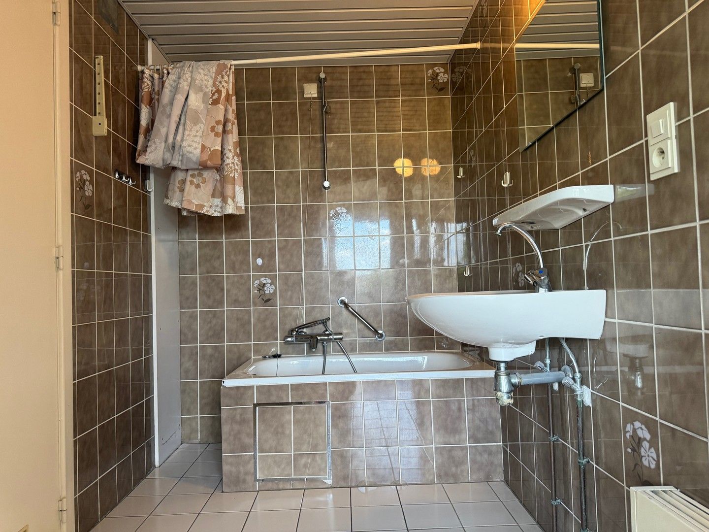 Lichtrijke serviceflat in centrum Kapellen - ideaal als investering = zorgeloos verhuren! foto 10