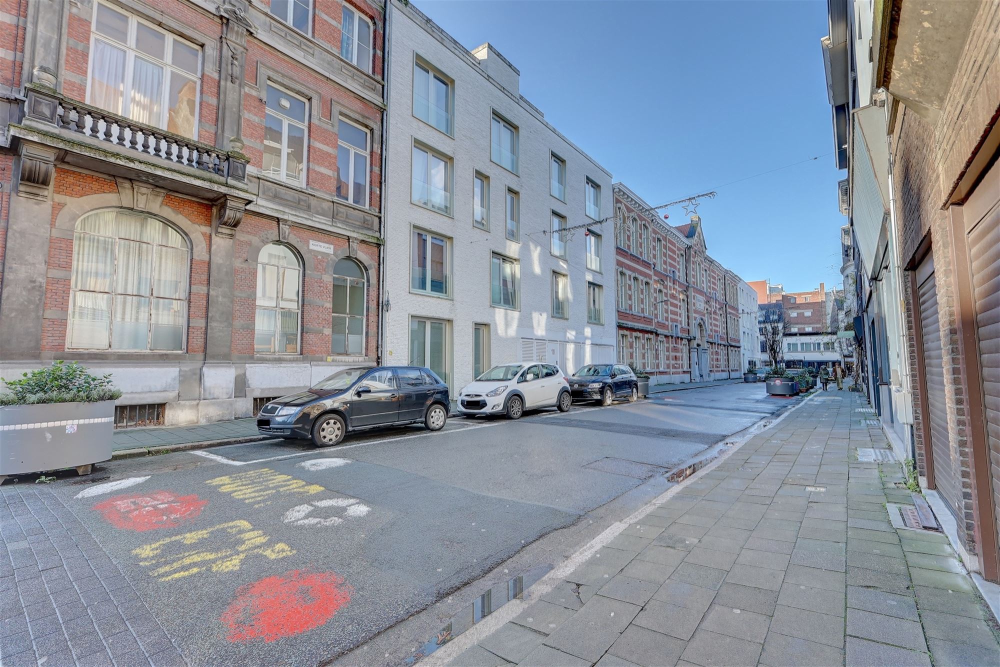 Twee ondergrondse motoplaatsen in hartje Antwerpen foto 5