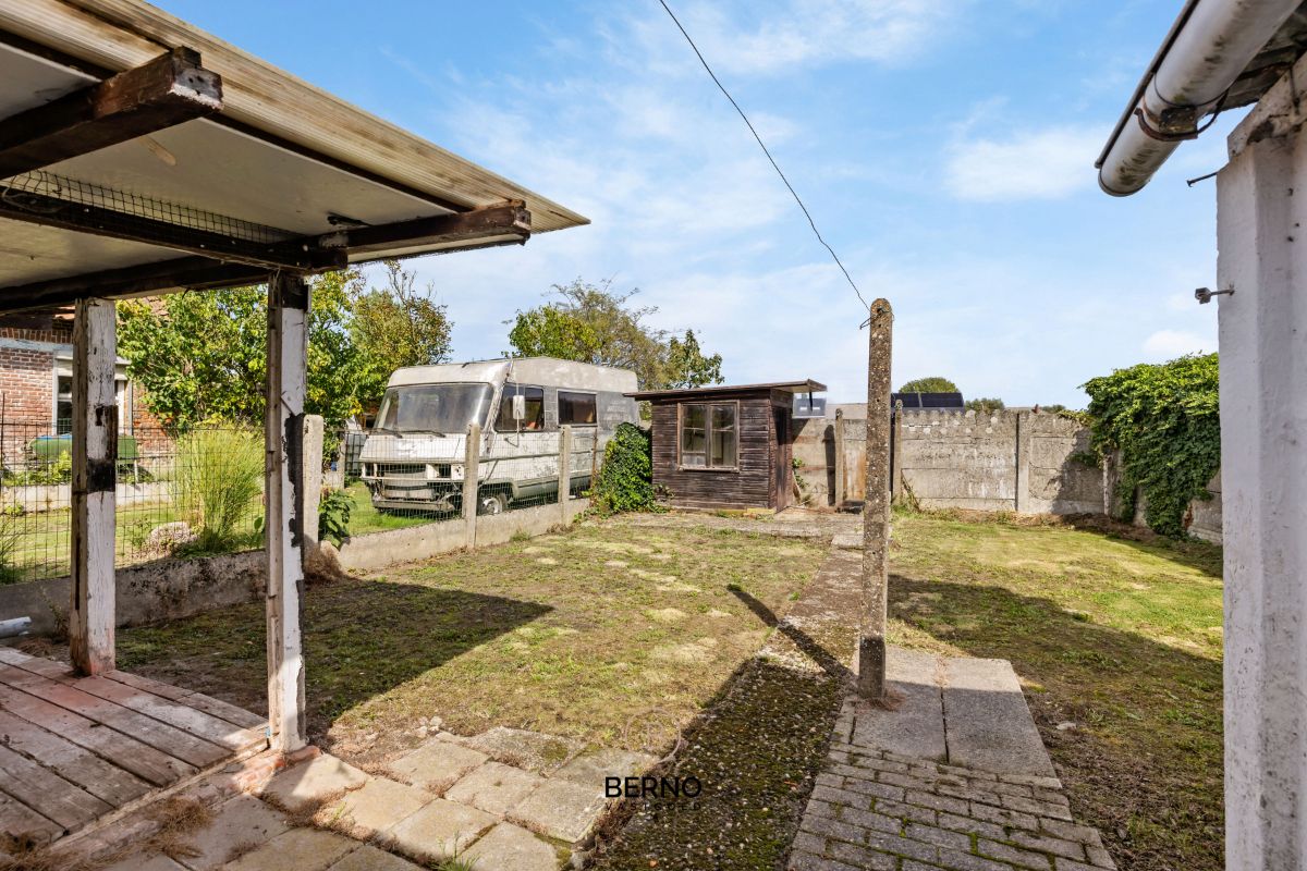 Rustig gelegen woning met garage en tuin. foto 15