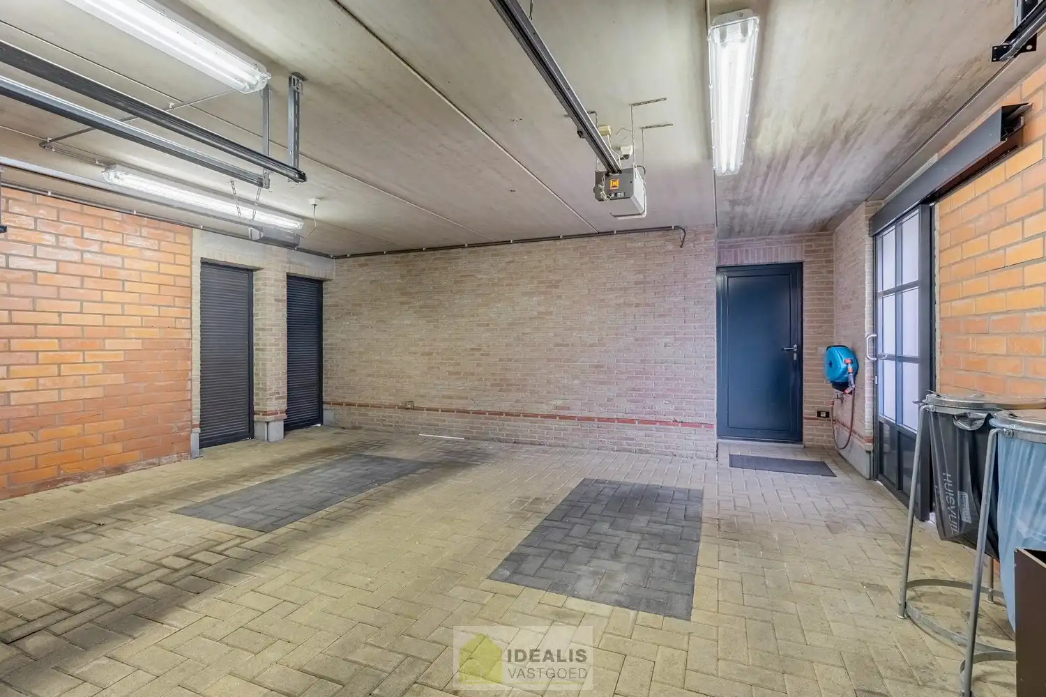 EXTRA RUIME VILLA MET EEN PRACHTIG LICHTRIJKE LEEFRUIMTE, RUIME KEUKEN, 4 SLAAPKAMERS, 2 BADKAMERS EN EEN RUIM PRAKTIJK/KANTOORGEDEELTE OP EEN RIANT EN CENTRAAL PERCEEL VAN MAAR LIEFST 16A 27CA OP EEN GUNSTIGE LOCATIE NABIJ HET CENTRUM VAN ACHEL! foto 35