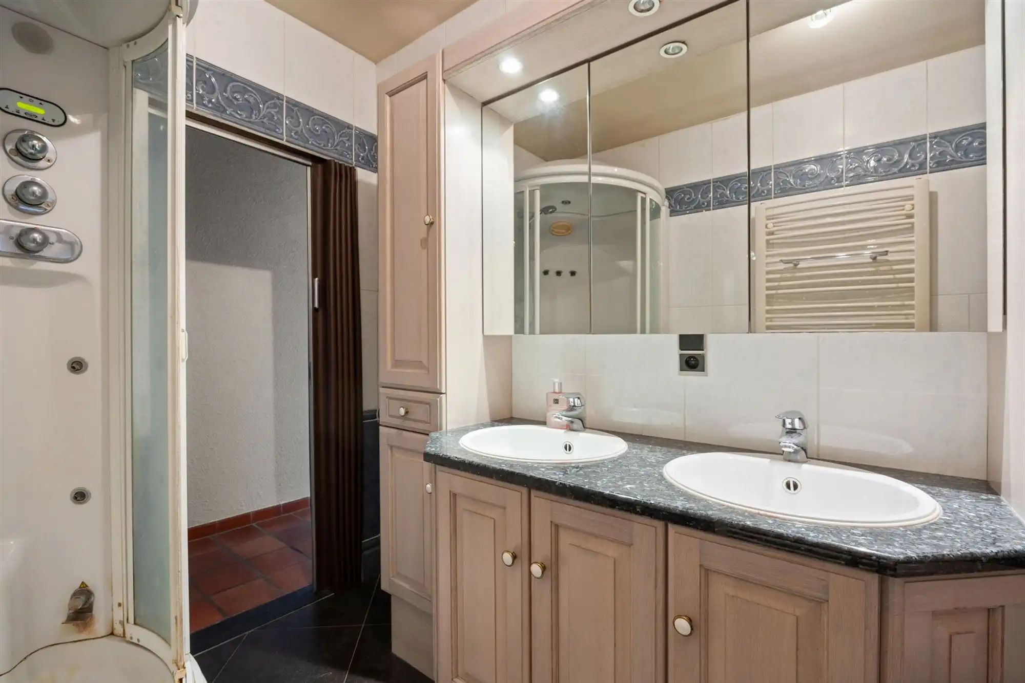 KARAKTERVOLLE GELIJKVLOERSE WONING (246M²) OP EEN PERCEEL VAN 25A41CA TE HALEN foto 13