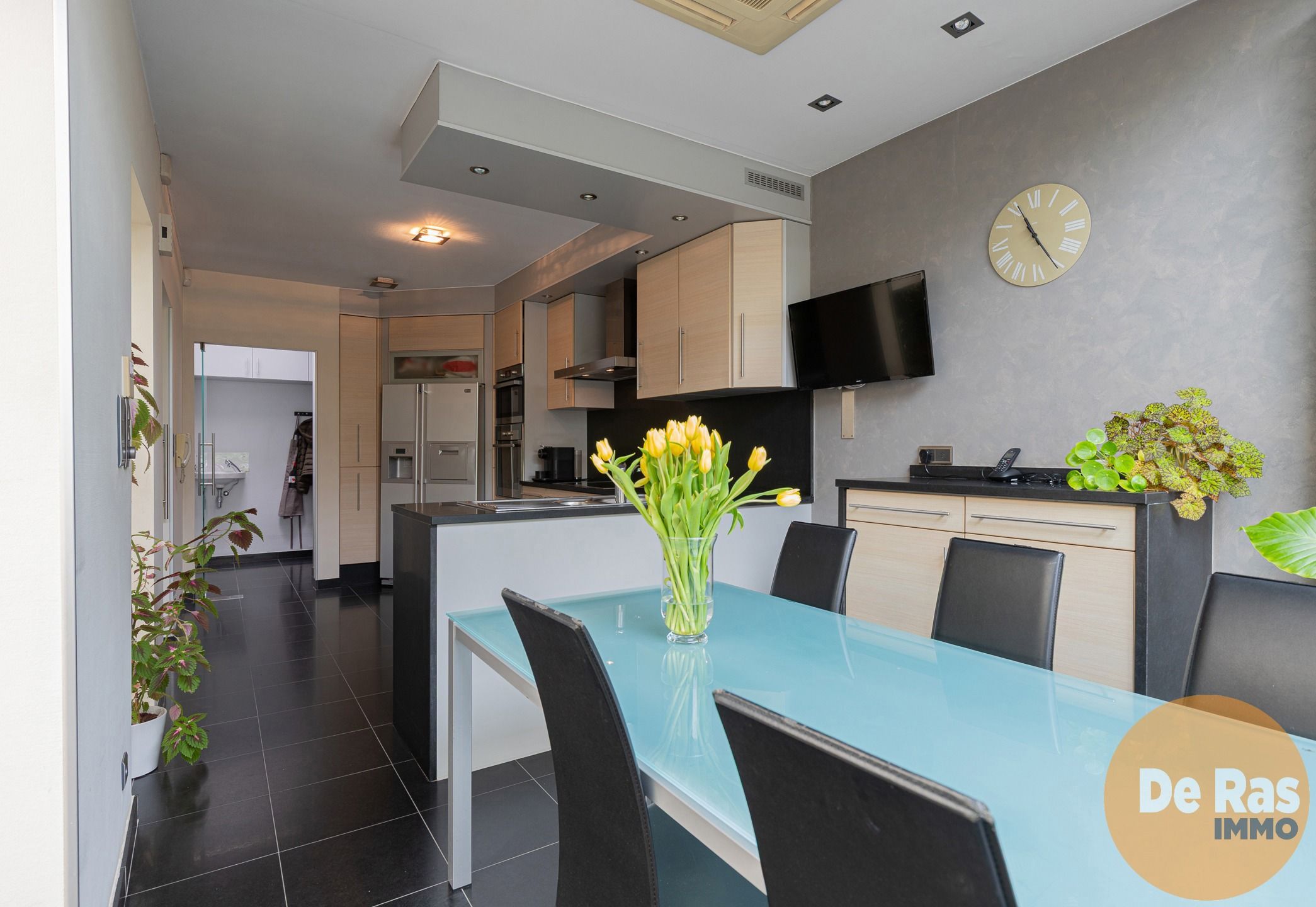NIEUWERKERKEN - GROTE WONING MET PRAKTIJK foto 7