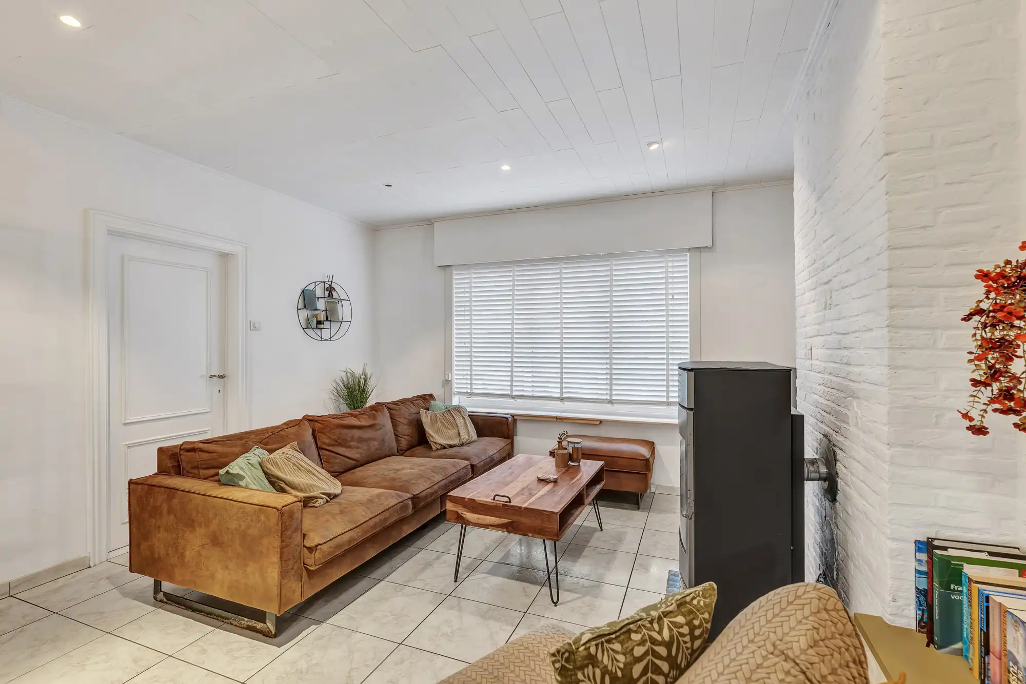 Strategisch gelegen, instapklare woning met veel potentieel foto 6