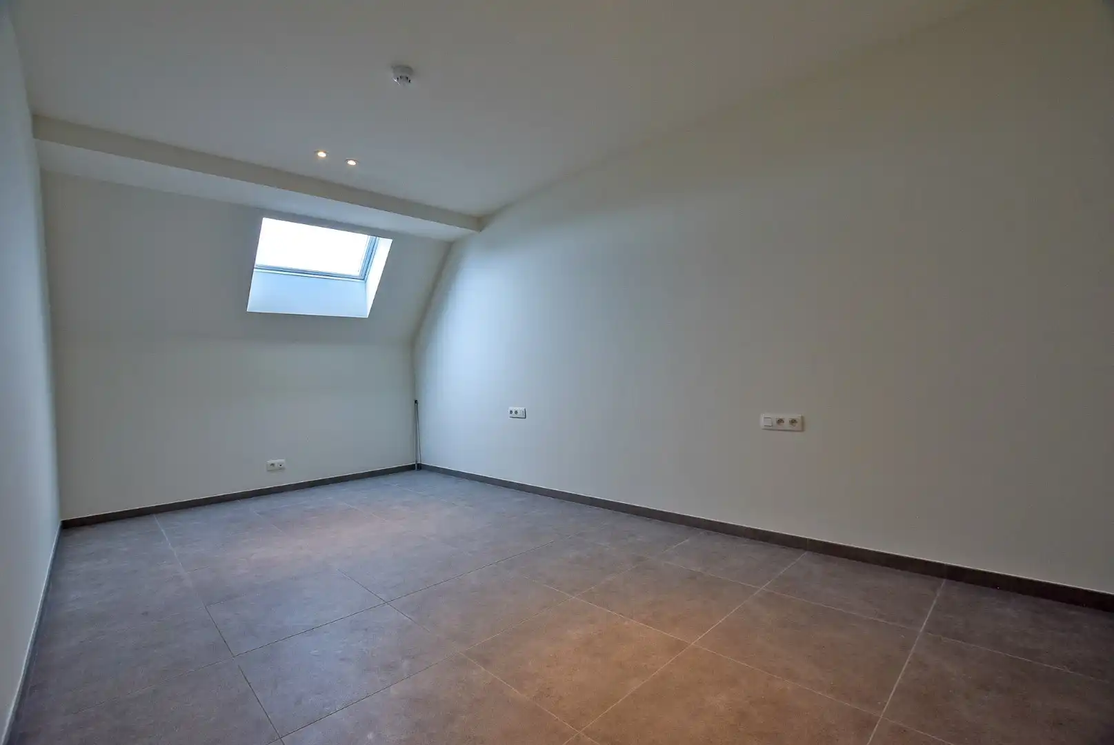 Ruim 2-slaapkamerappartement (129m²) te Leke (Diksmuide).  foto 12