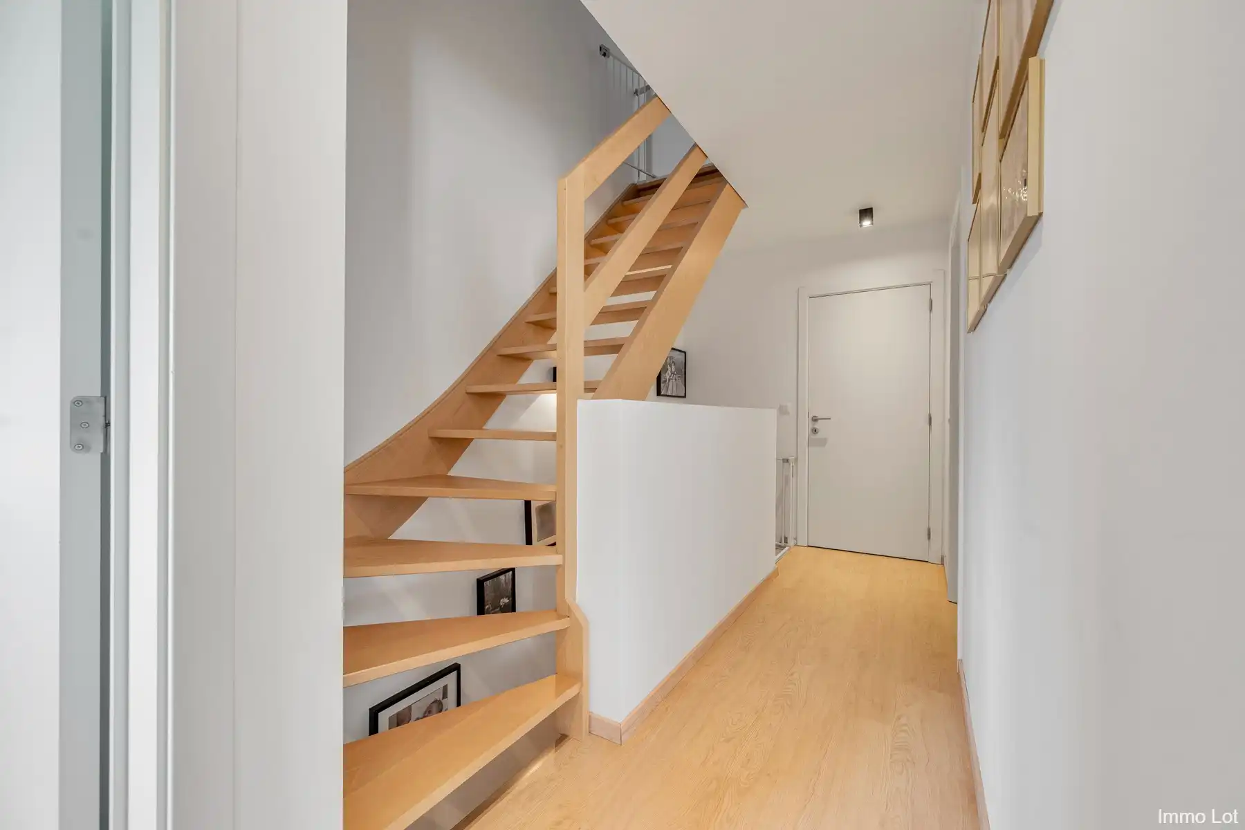 Recente woning in een rustige wijk te Berlare. foto 5