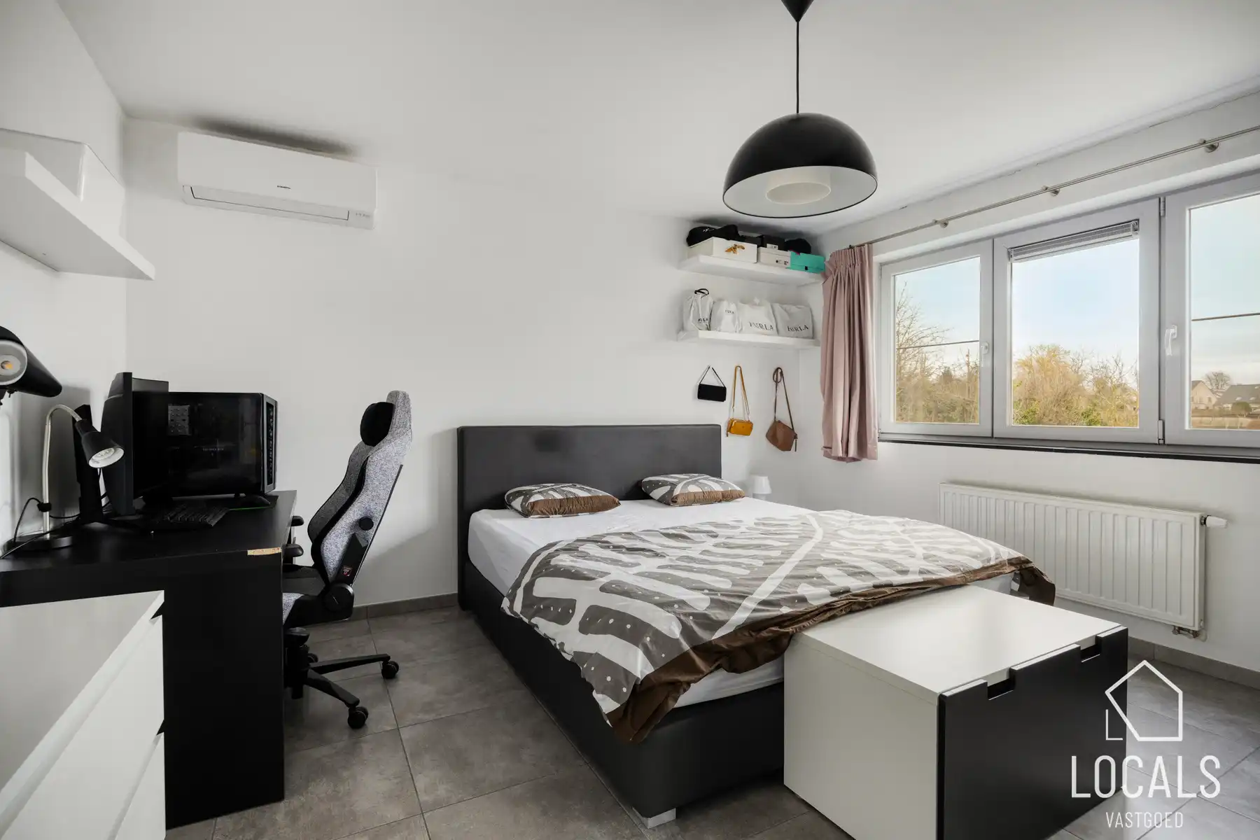 Recente instapklare HOB met garage, tuin en 3 slaapkamers foto 13