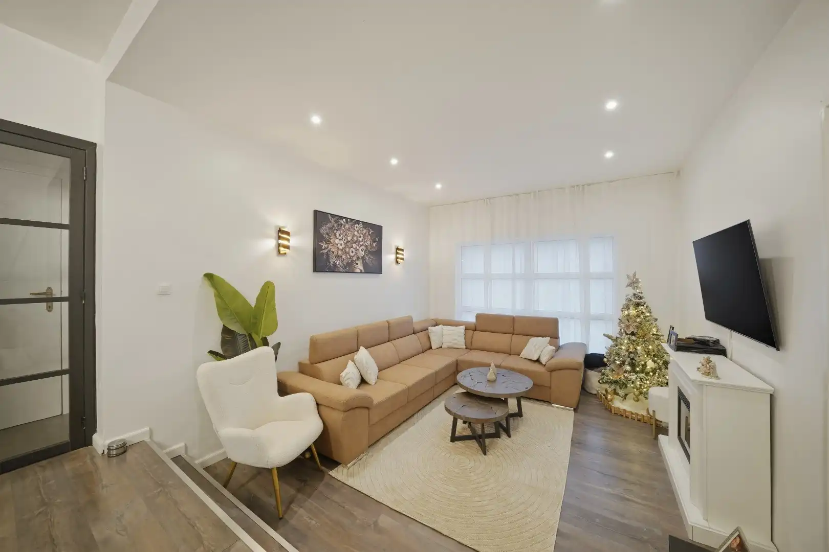 Instapklare woning met diepe tuin te Oostende foto 2