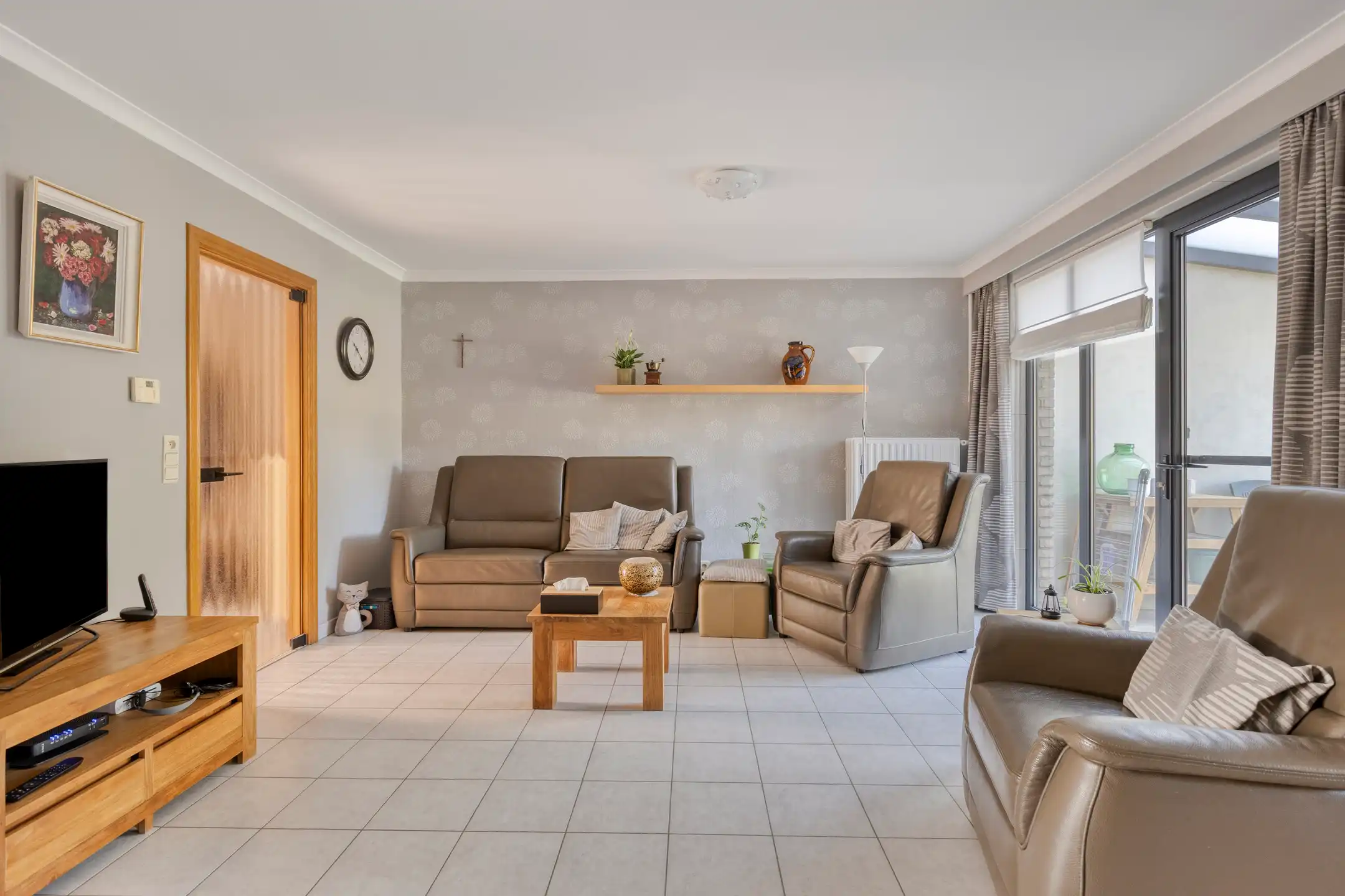 Lichtrijke 3-gevelwoning met garage op uitstekende locatie! foto 5