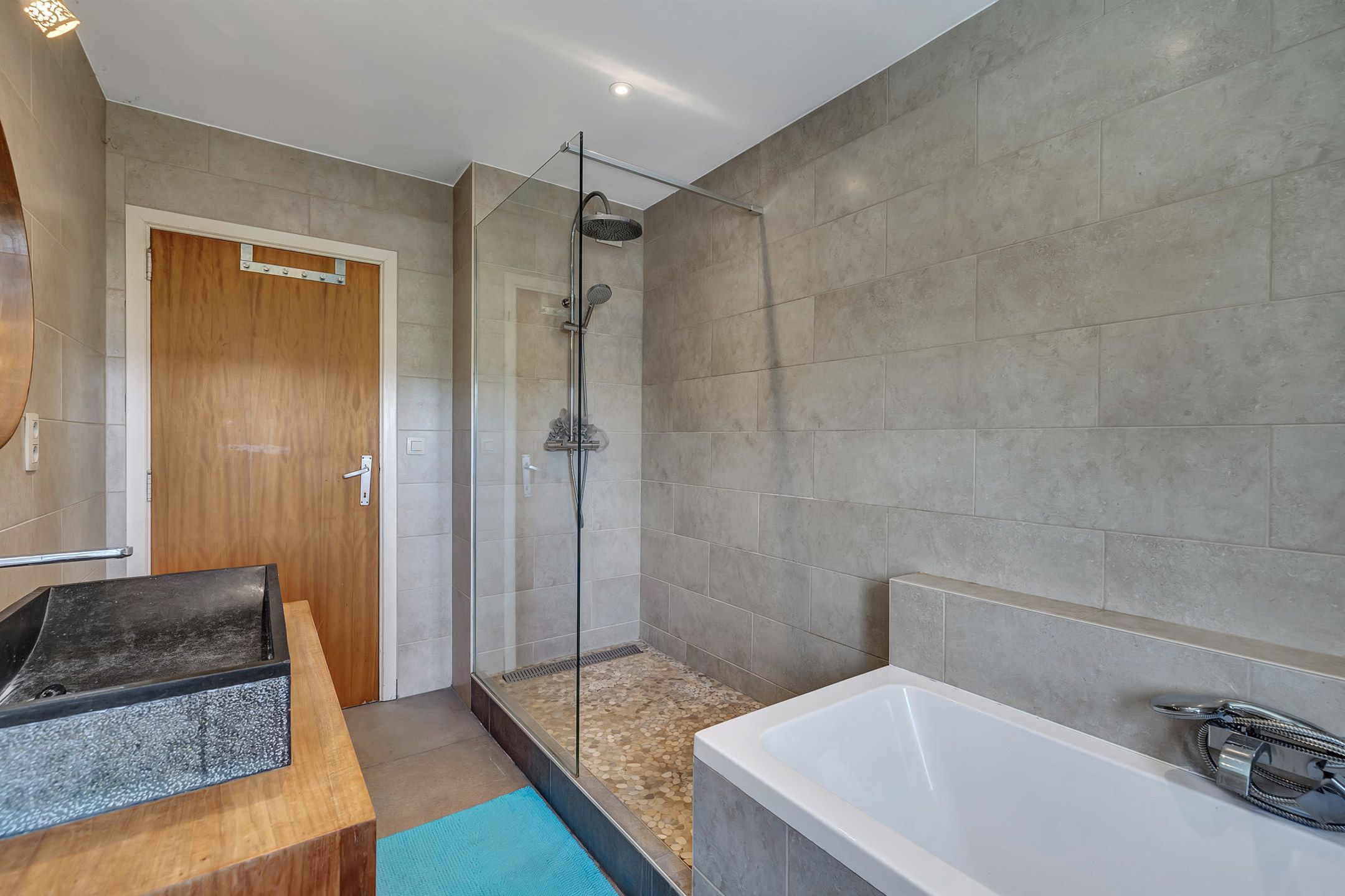Prachtige woning 5 slaapkamers met uitstekende mobiliteitscore foto 12