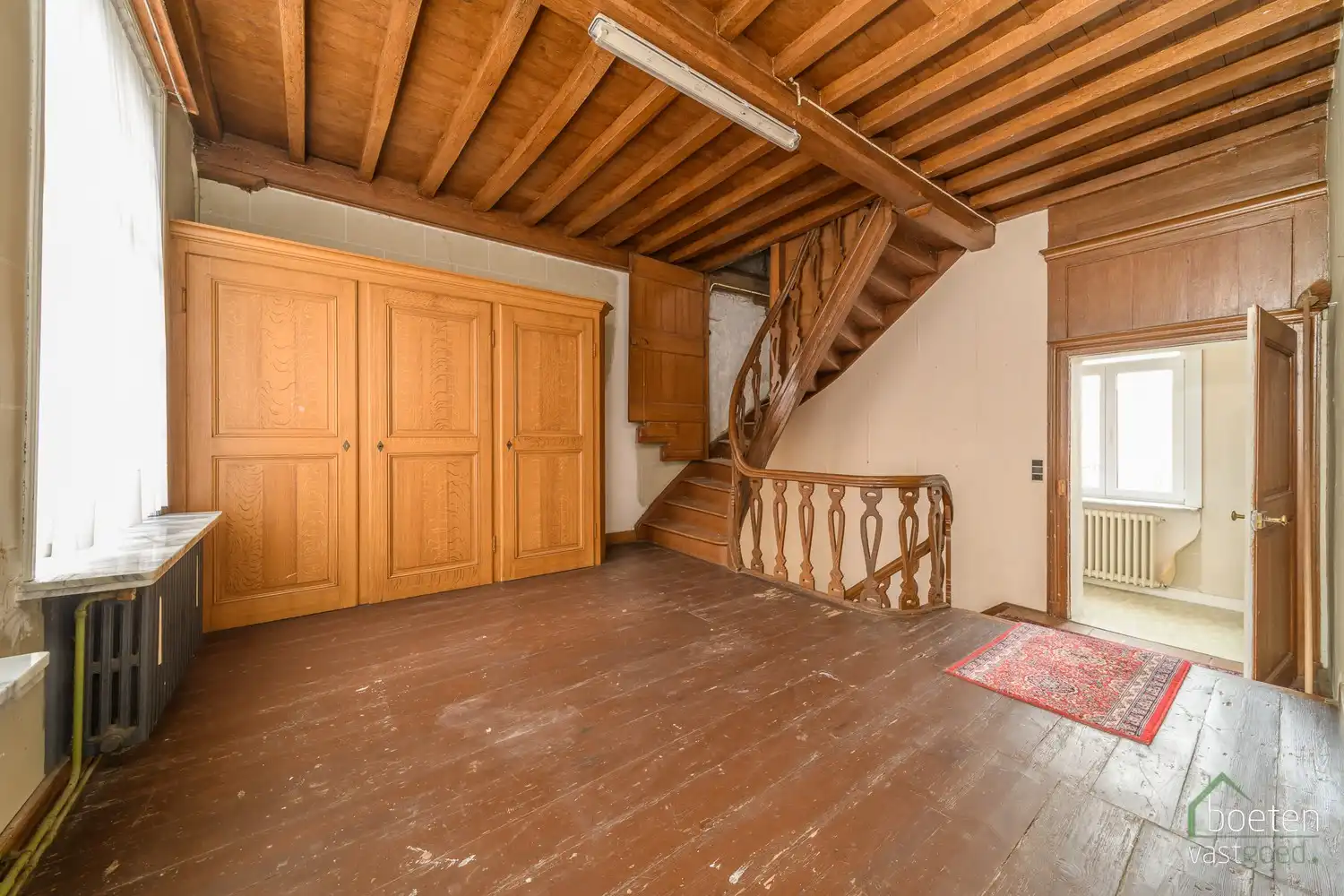 VEURNE: Karaktervol eigendom, type herenwoning, in het bruisende hart van Veurne-centrum, met een waaier van mogelijkheden! foto 9