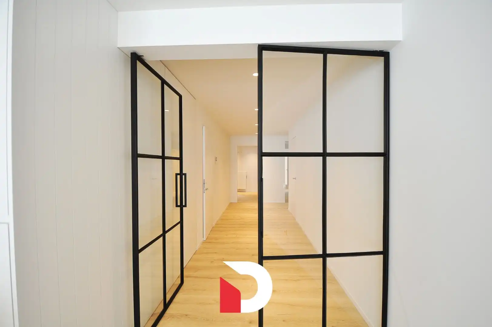 Ruim luxe appartement met 3 slaapkamers en 2 terrassen foto 7