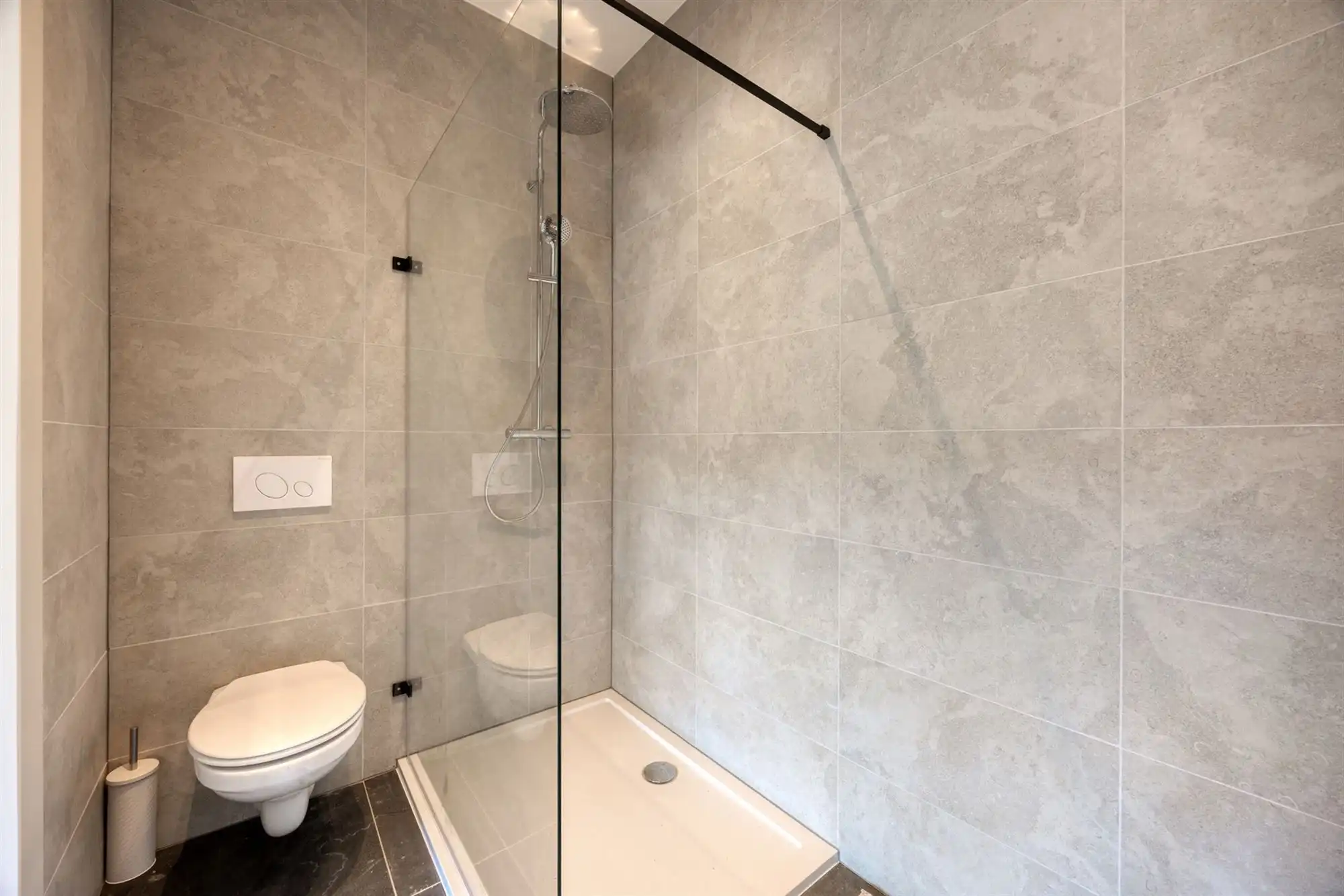 Volledig vernieuwde woning met 4 grote slaapkamers en tuin foto 21