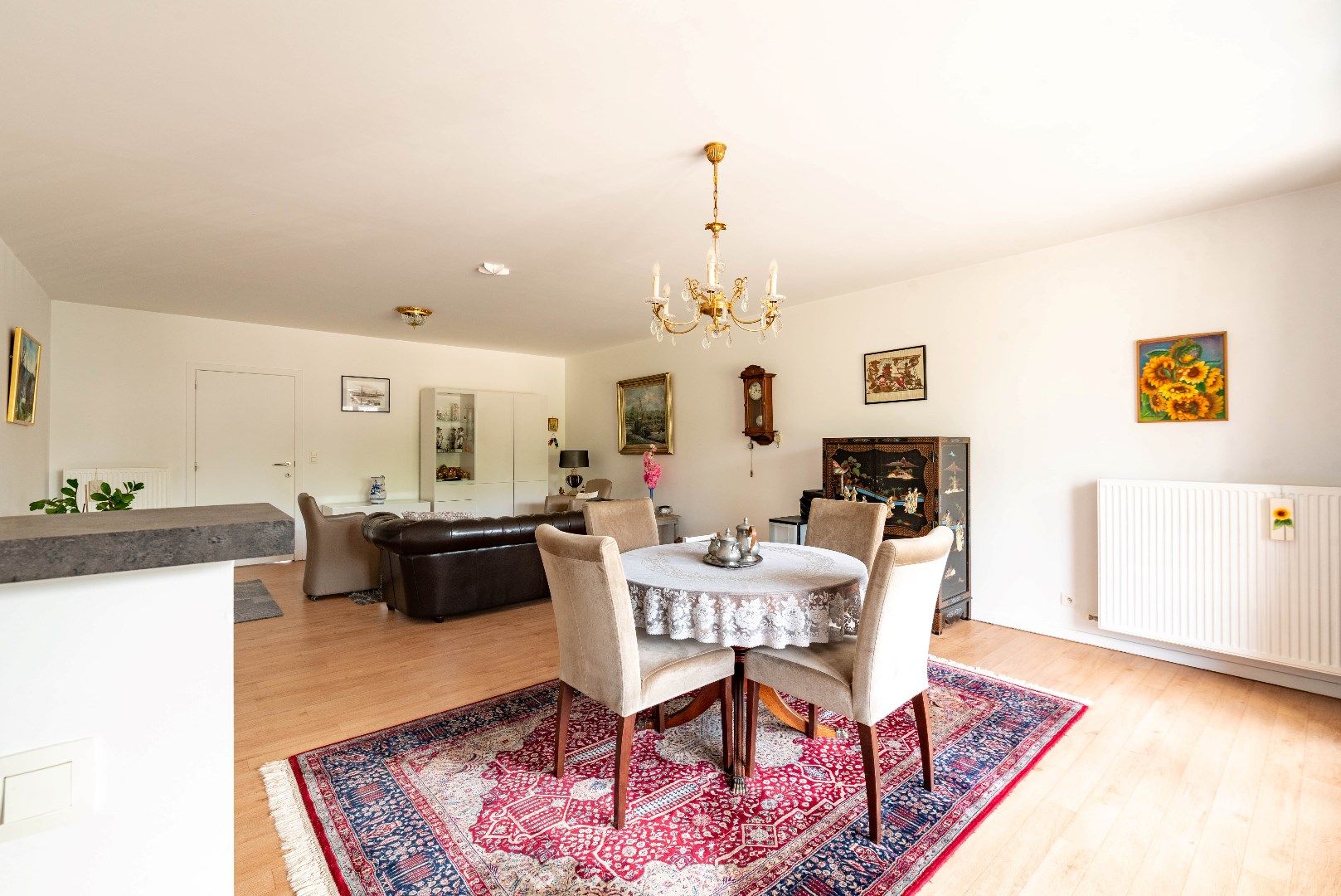 Modern appartement met terras en autostaanplaats foto 5