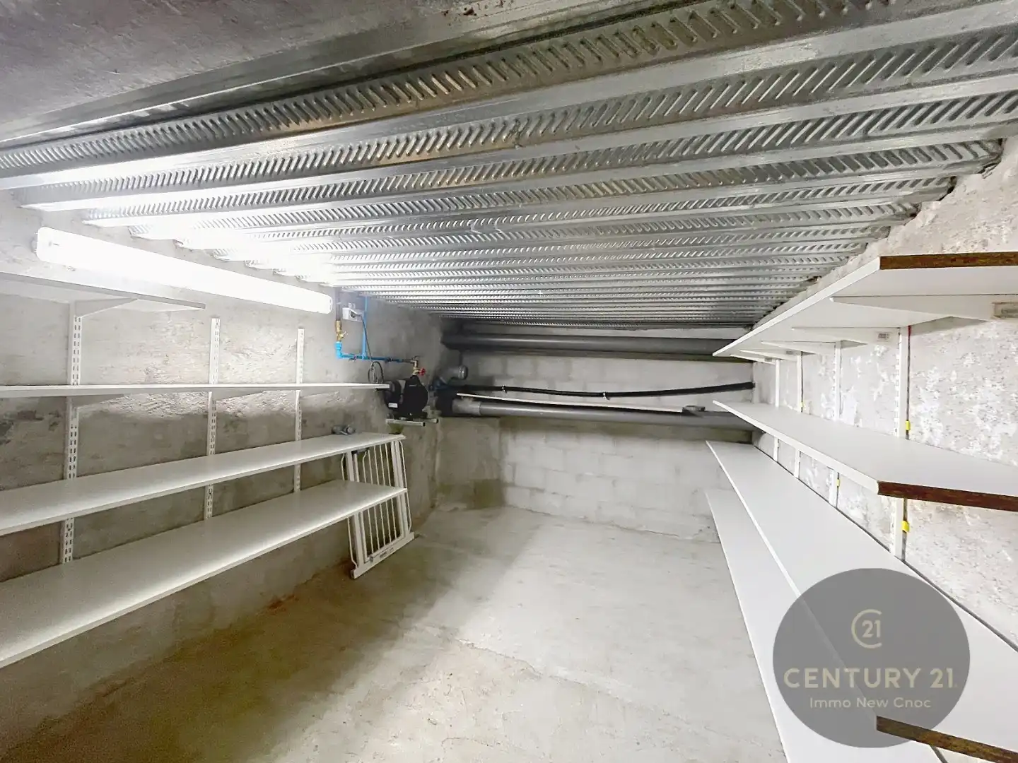 Prachtige rijwoning gelegen in Dudzele dorp. foto 14