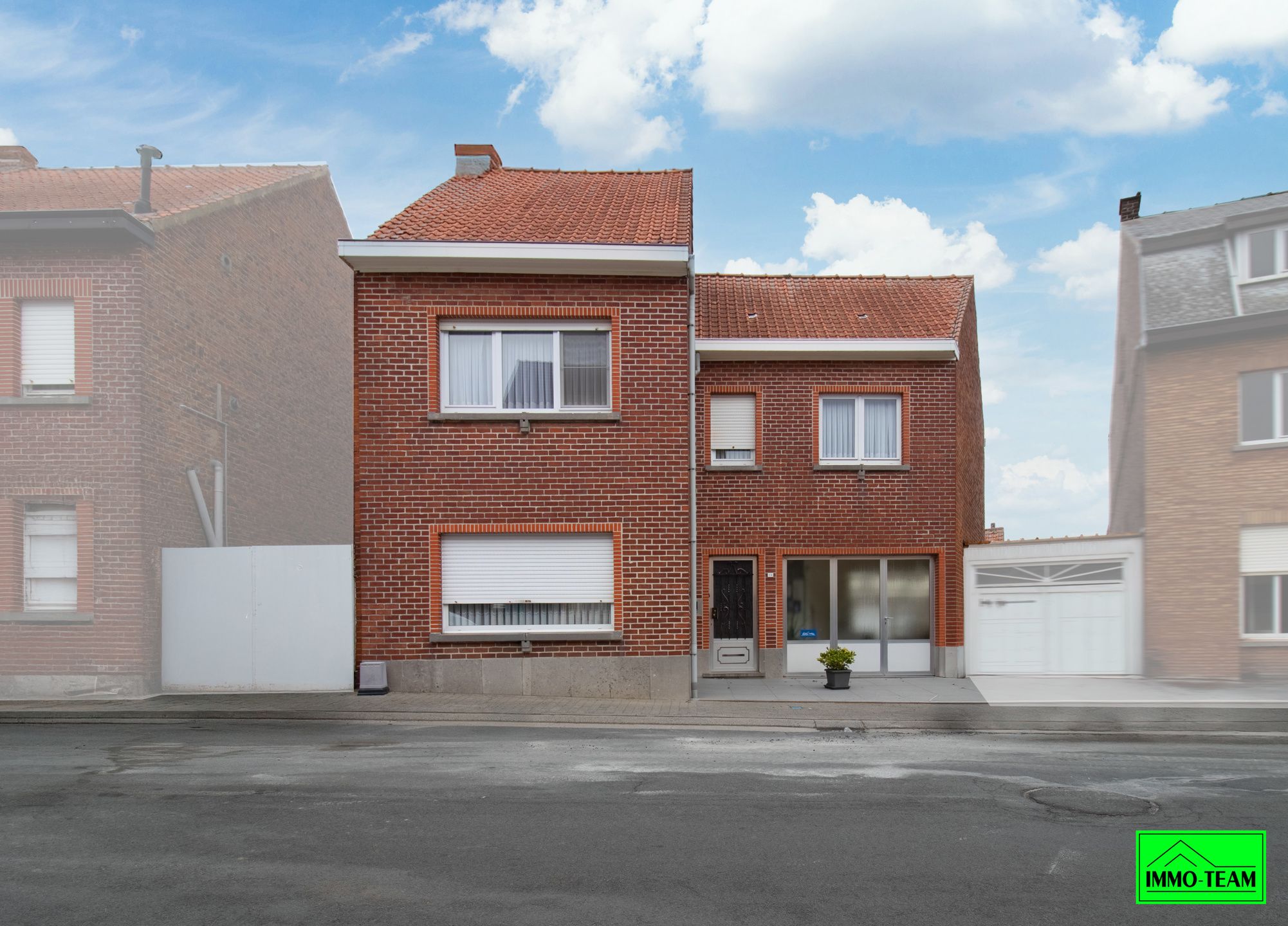 Hoofdfoto van de publicatie: Ruime op te frissen 2-gevelwoning