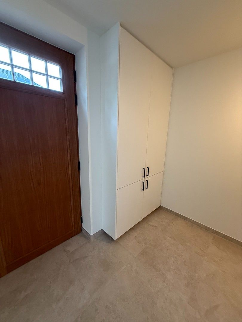 Prachtige BEN-woning met 3 slaapkamers, terras en tuin te Opitter/Bree. foto 3
