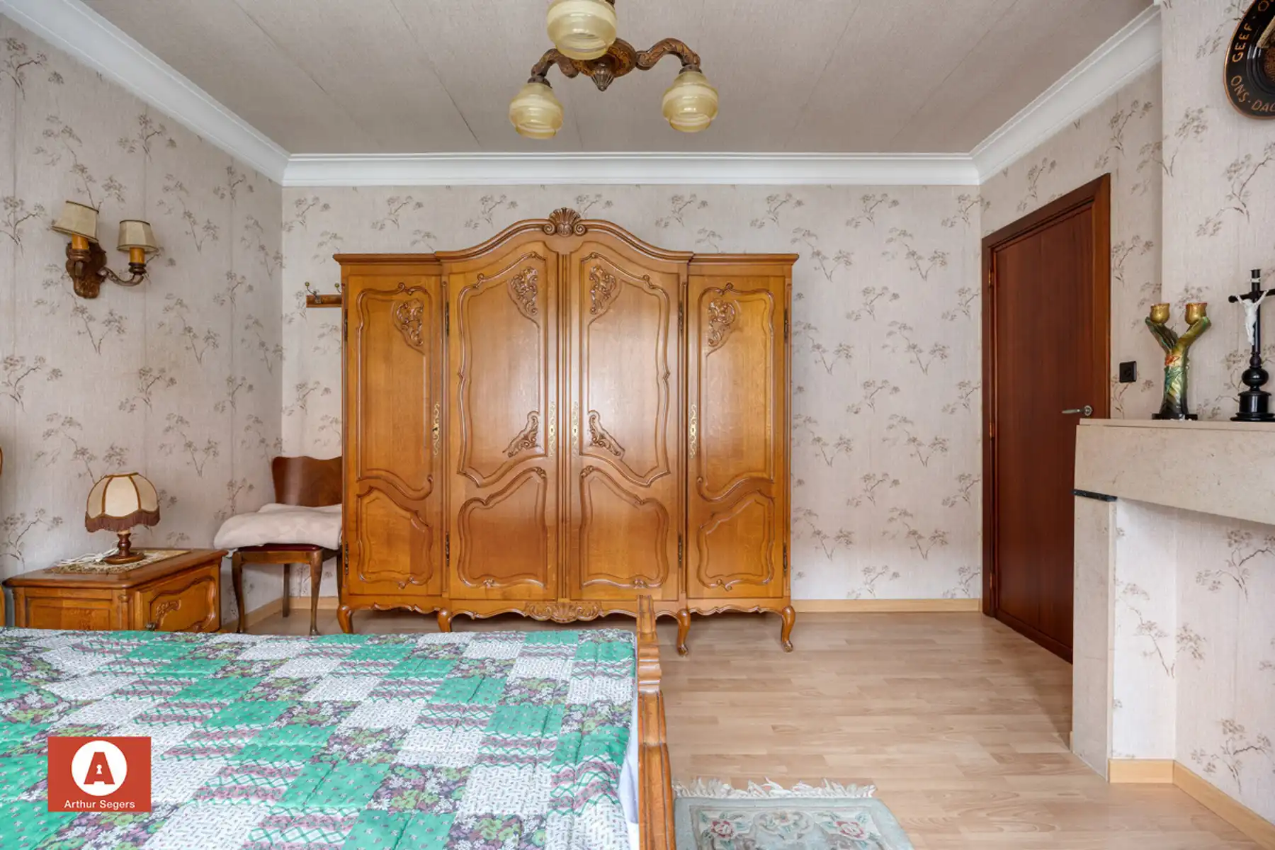 Solide te renoveren woning nabij het centrum van Buggenhout foto 16