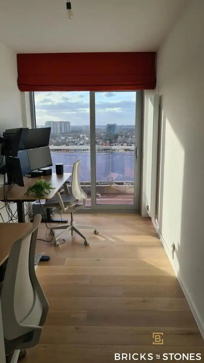 Bemeubelde penthouse met prachtig zicht foto 7